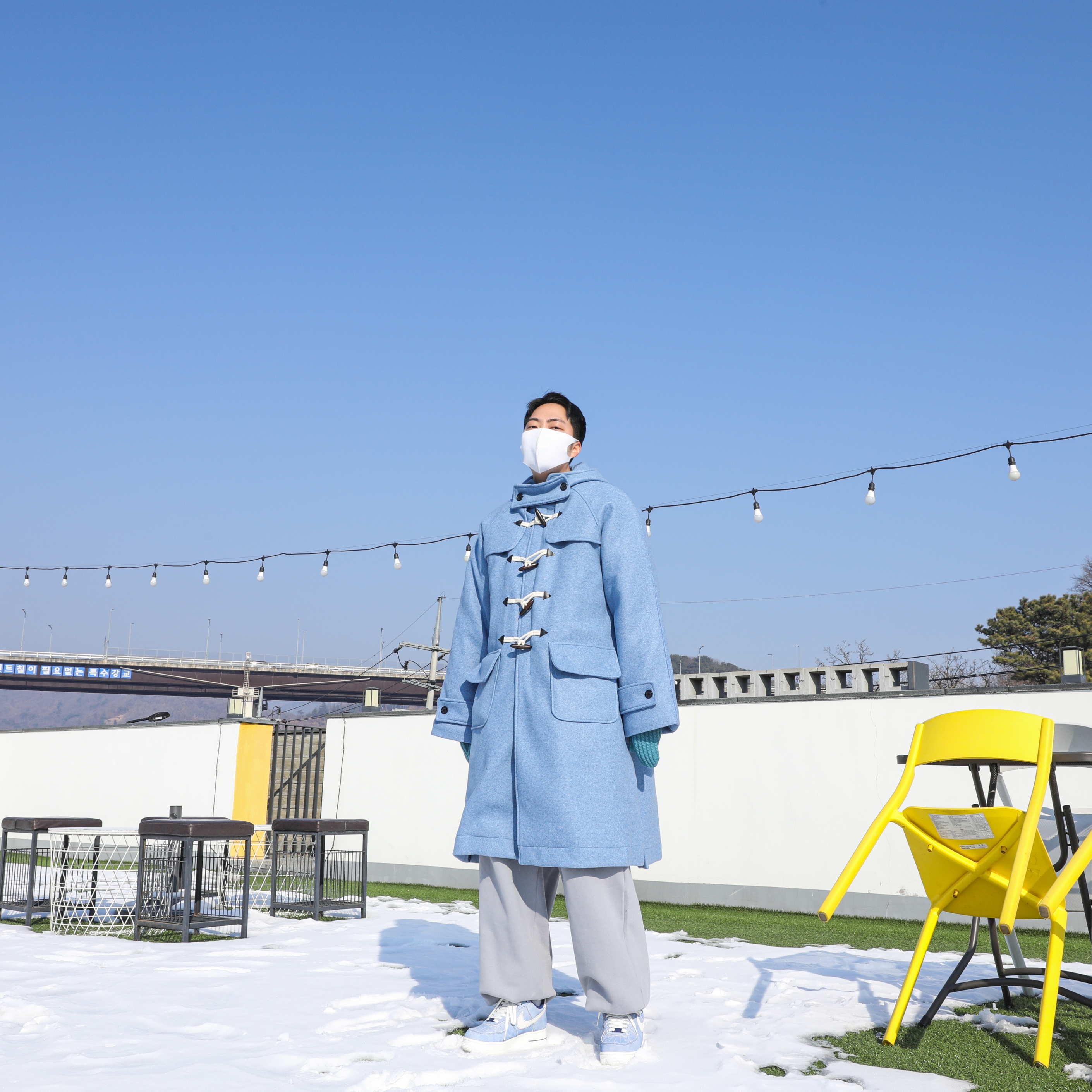 Nike Air Force 1 '07 LV8 Dusty Blue 착용 스타일 - 2
