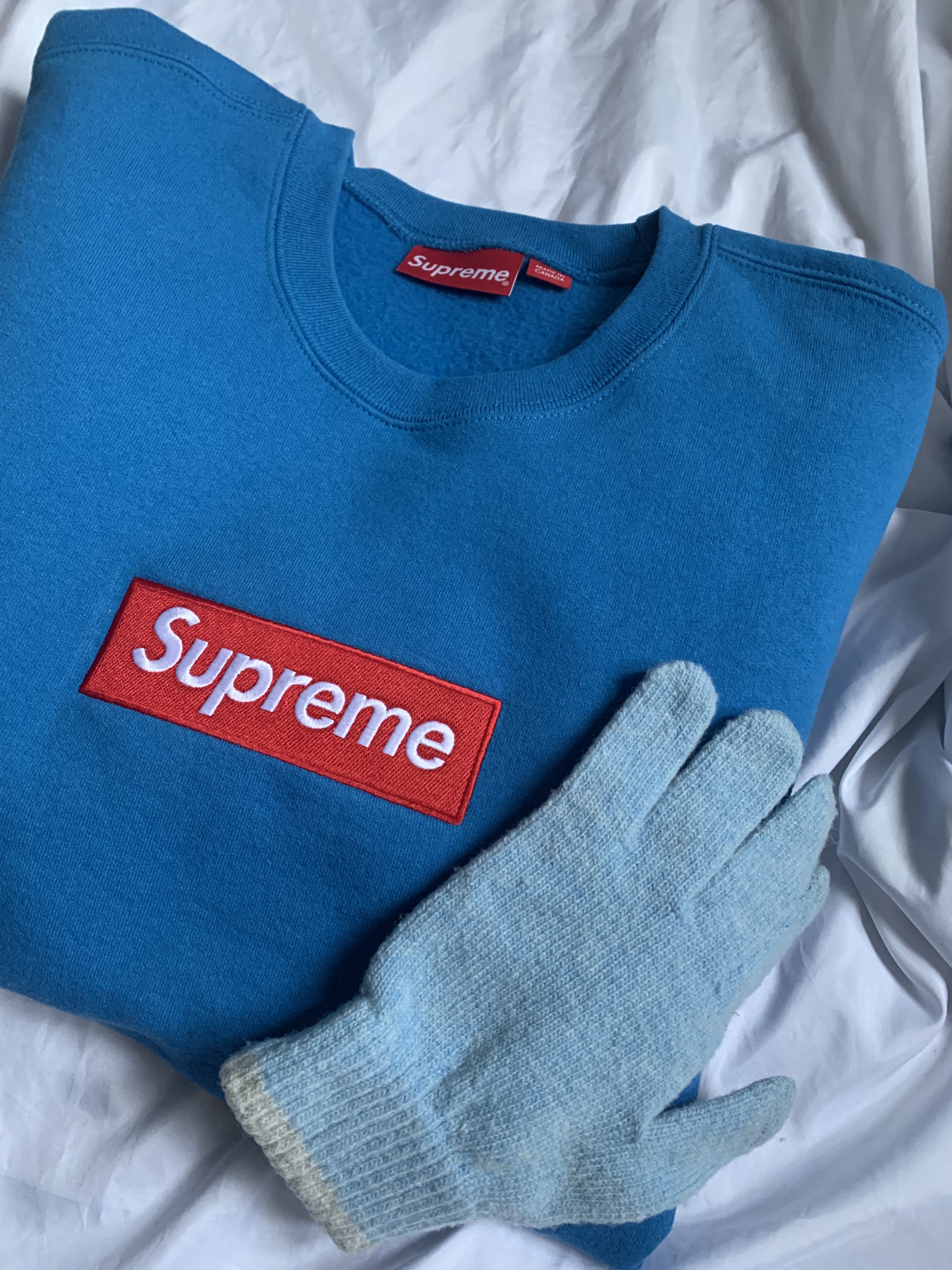 Supreme Box Logo Crewneck Blue - 22FW, Jordan 4 x Union Retro Guava Ice 착용 스타일 - 3