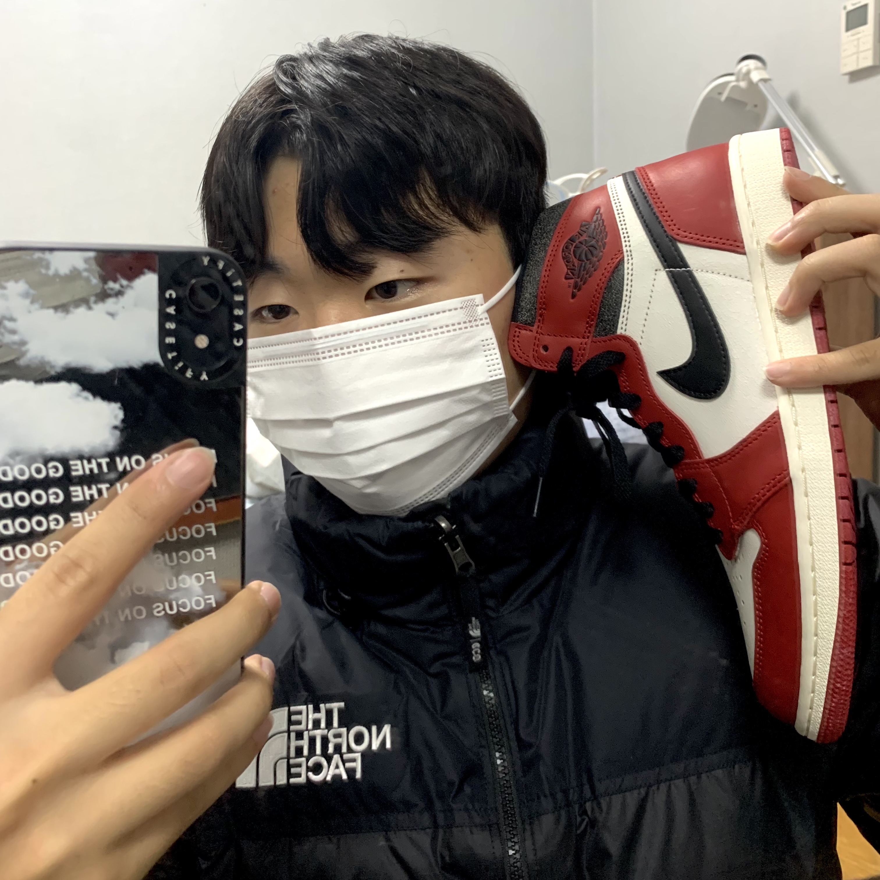 Jordan 1 Retro High OG Chicago 2022, The North Face 1996 Eco Nuptse Jacket Black 착용 스타일