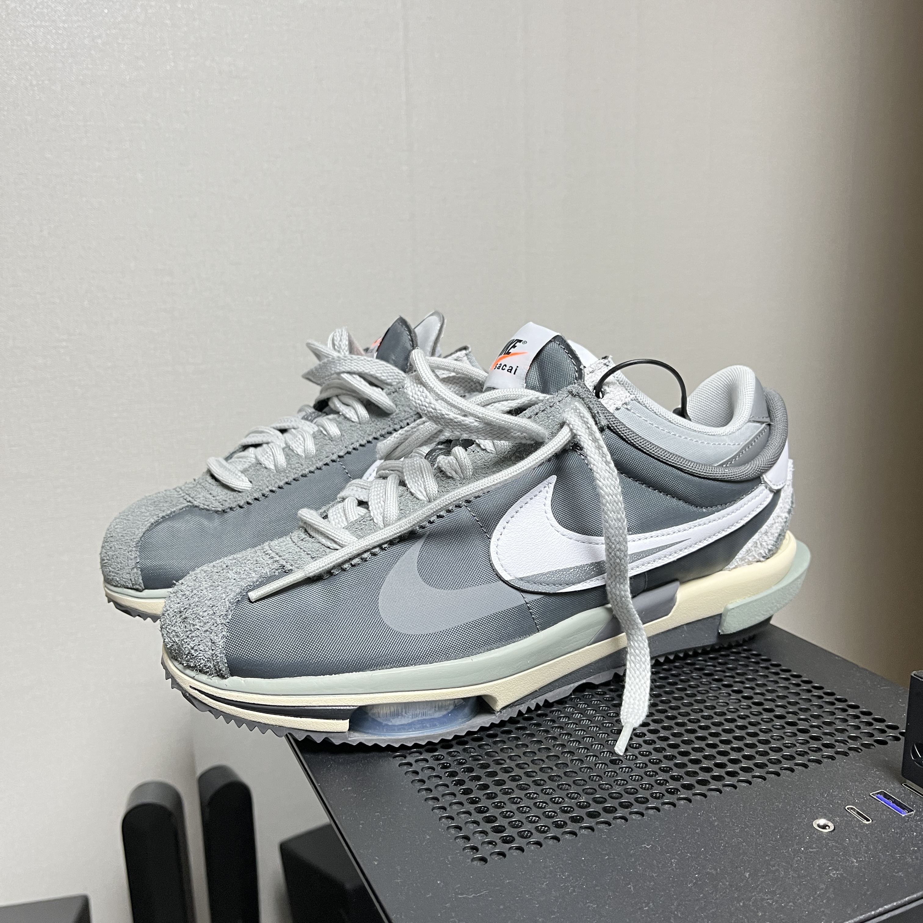 Nike x Sacai Zoom Cortez SP Iron Grey 착용 스타일 - 1