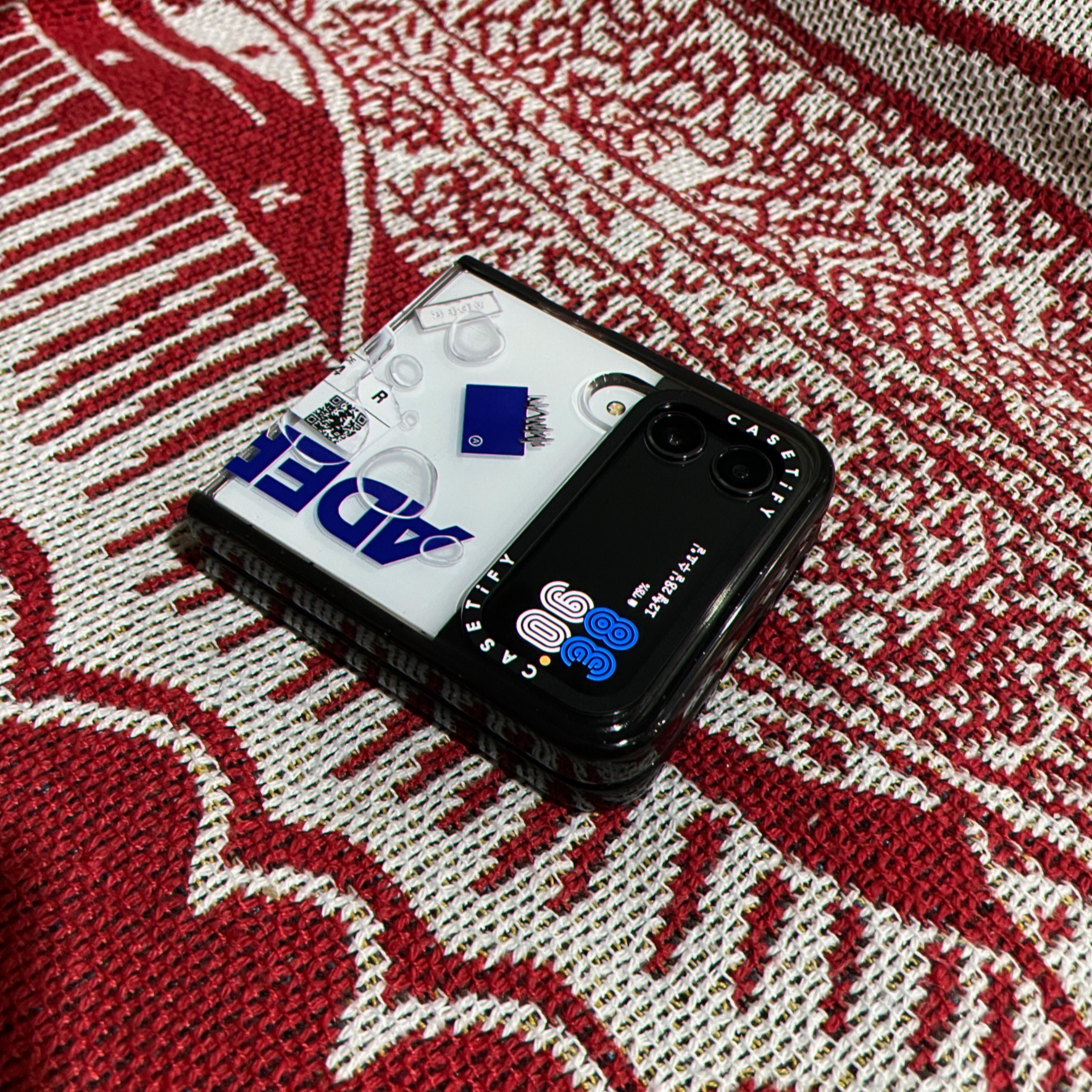 Casetify x Ader Error Galaxy Sticker Case Clear 착용 스타일