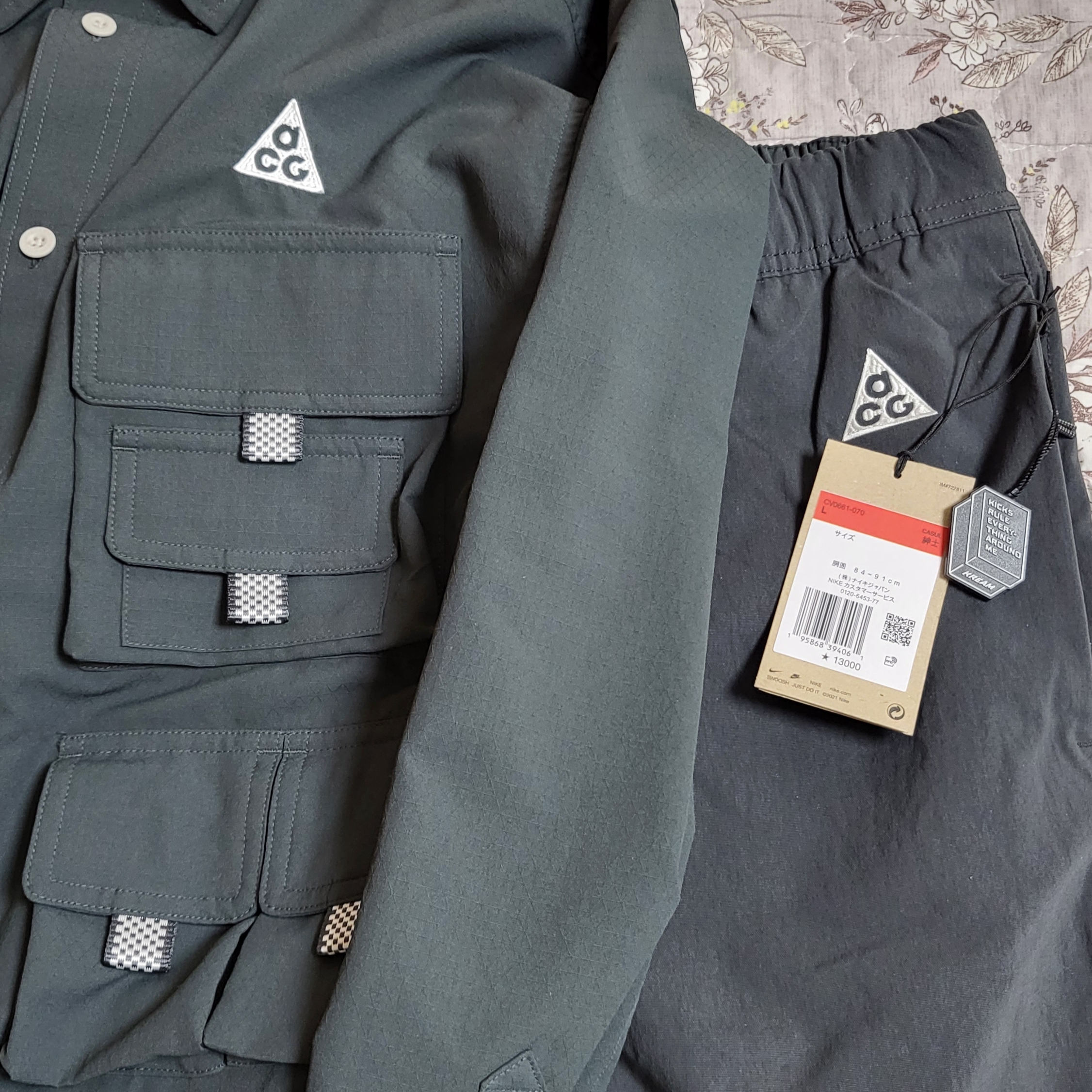 Nike ACG Trail Pants Dark Smoke Grey - Asia, Nike ACG Dri-Fit UV Devastation Trail Shirt Dark Smoke Grey - Asia 착용 스타일