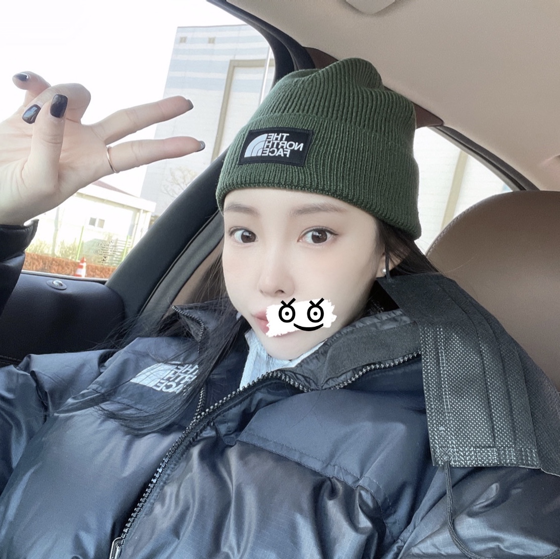 The North Face 1996 Eco Nuptse Jacket Black 착용 스타일