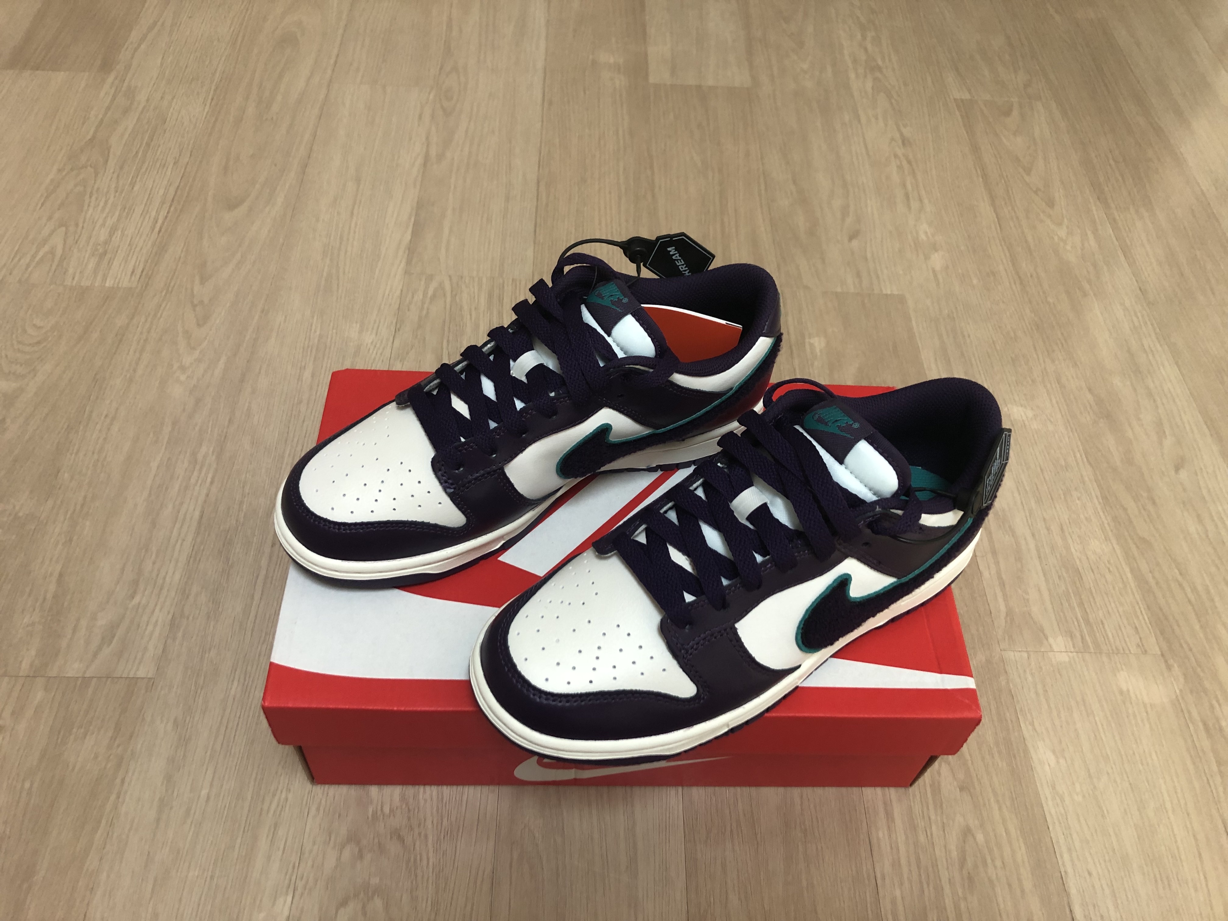 Nike Dunk Low Grand Purple 착용 스타일 - 3