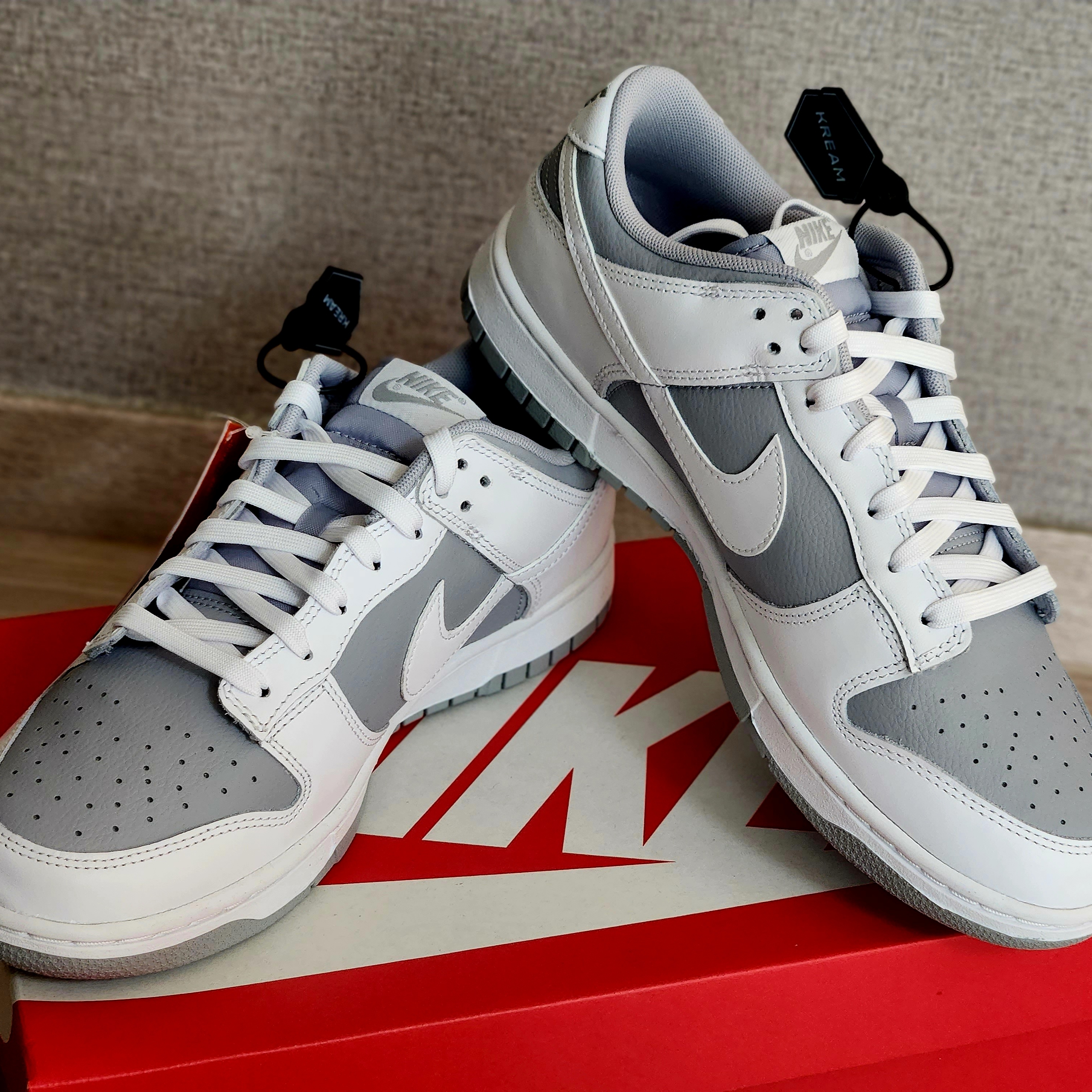Nike Dunk Low Retro White Neutral Grey 착용 스타일 - 1