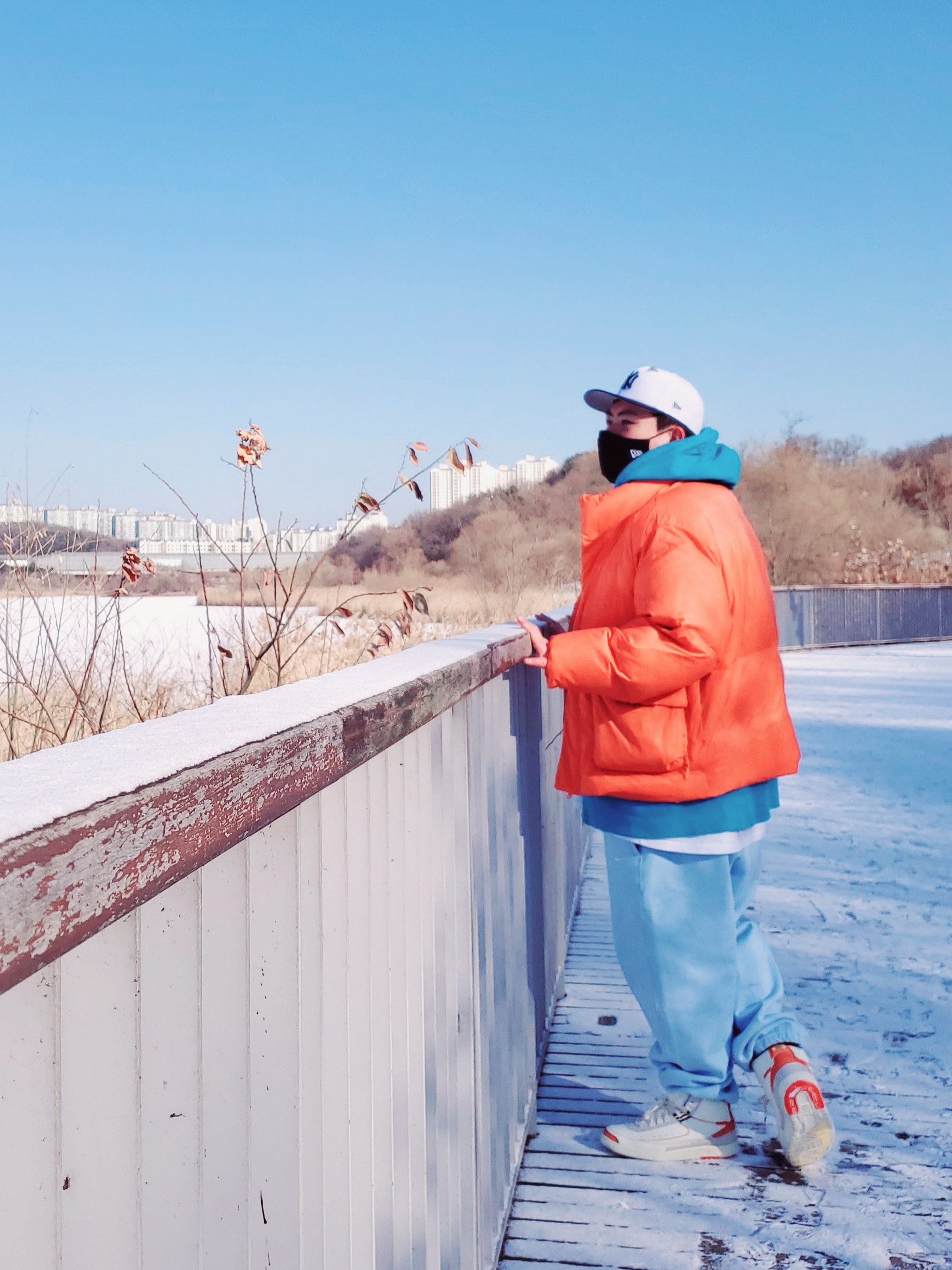 Nike NRG Solo Swoosh Fleece Pants Celestine Blue - US/EU, Jordan 2 x Maison Chateau Rouge Retro SP Orange and Sail 착용 스타일 - 1
