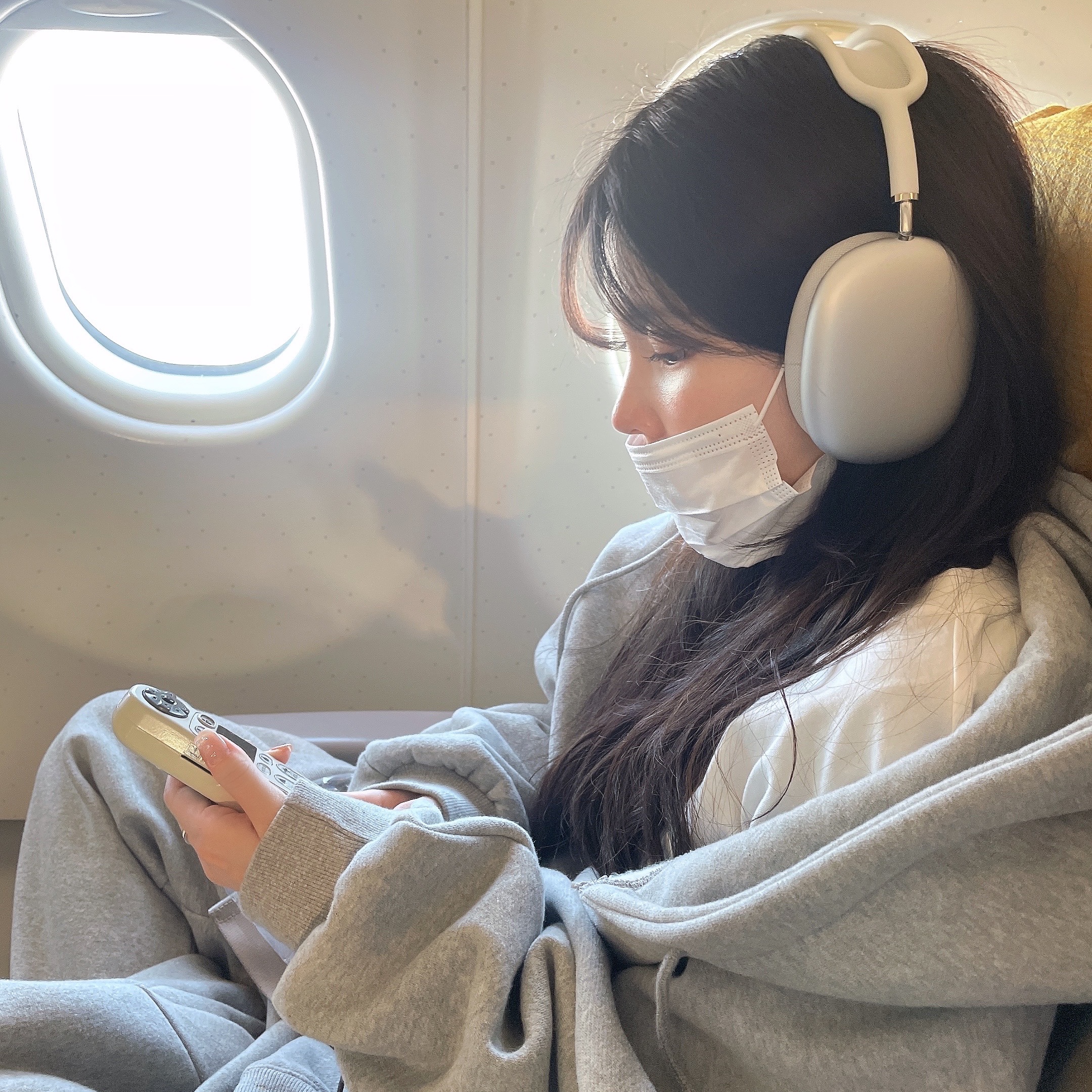 Apple AirPods Max Lightning Silver (Korean Ver.) 착용 스타일 - 1