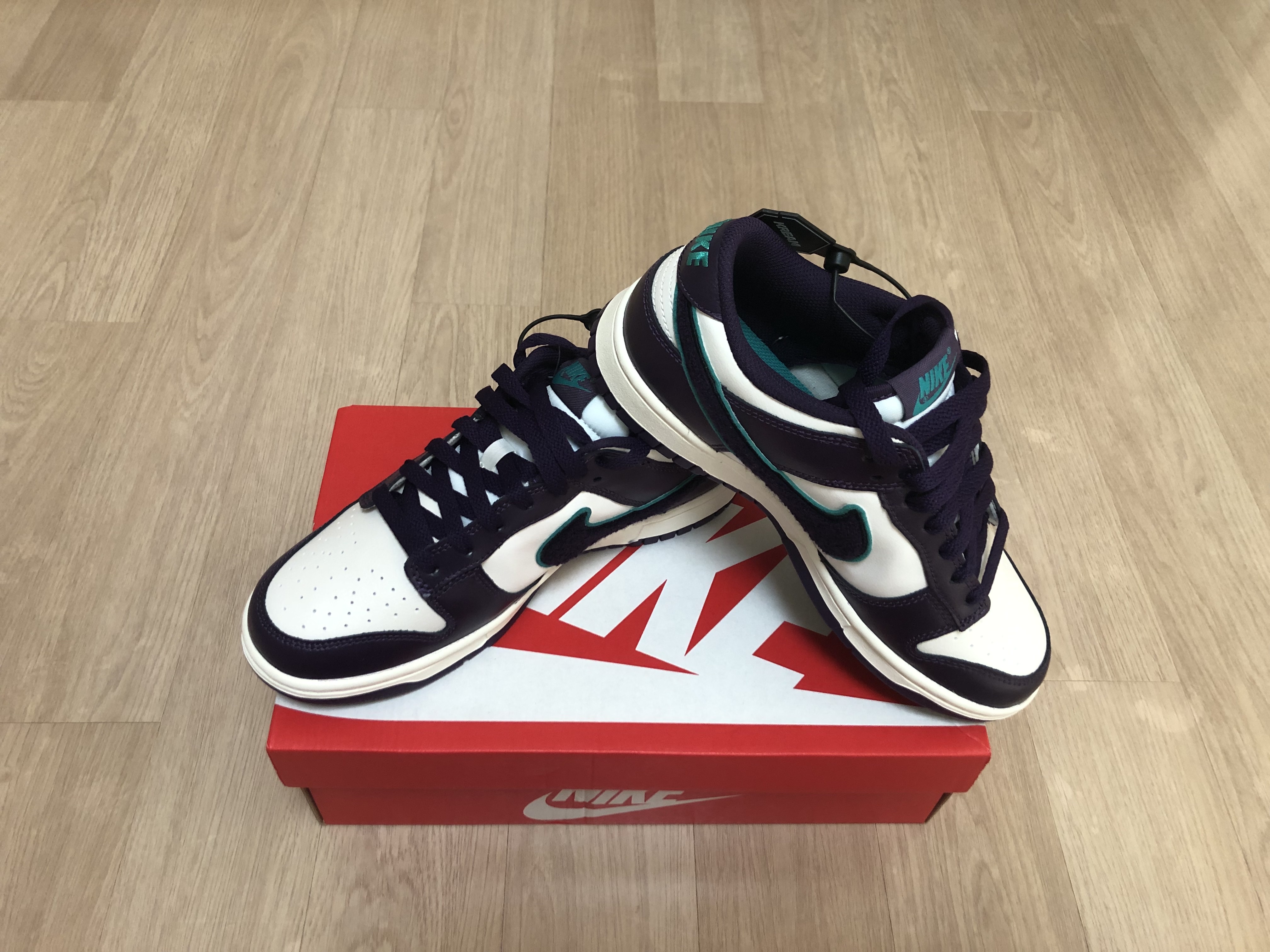Nike Dunk Low Grand Purple 착용 스타일 - 2