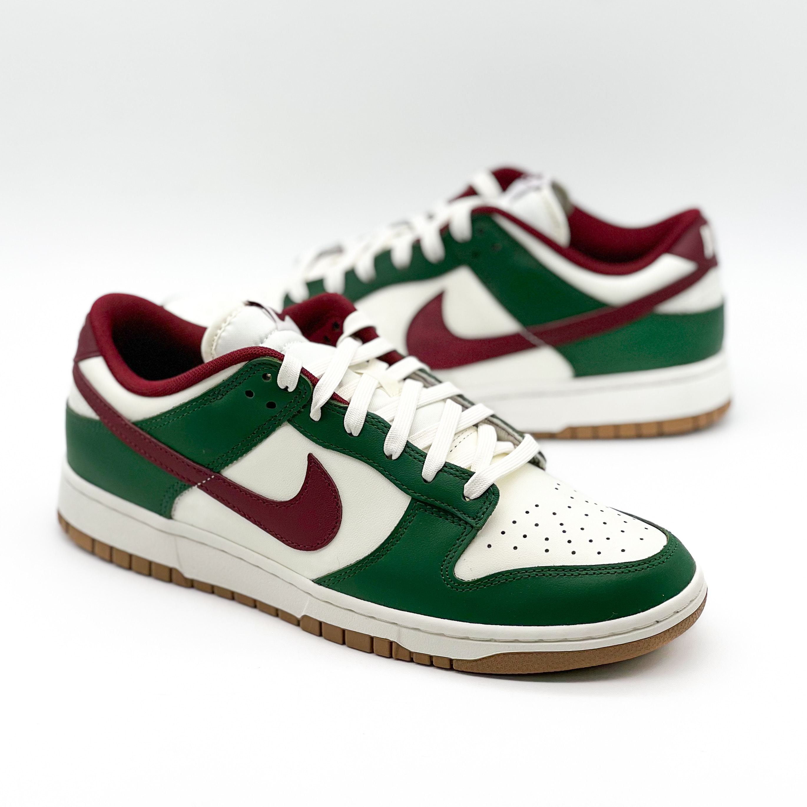 Nike Dunk Low George Green and Team Red 착용 스타일 - 2