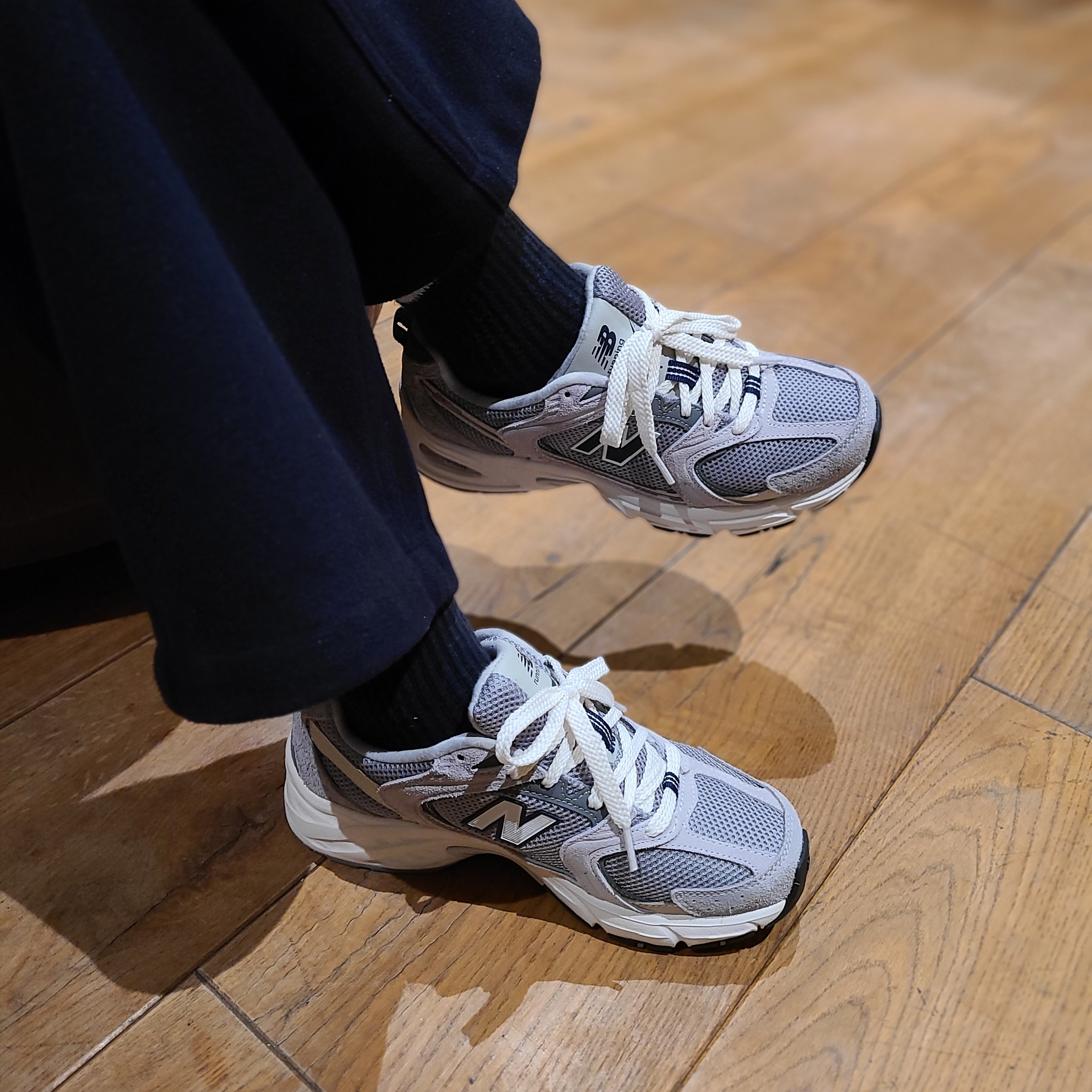 New Balance 530 Gray 착용 스타일