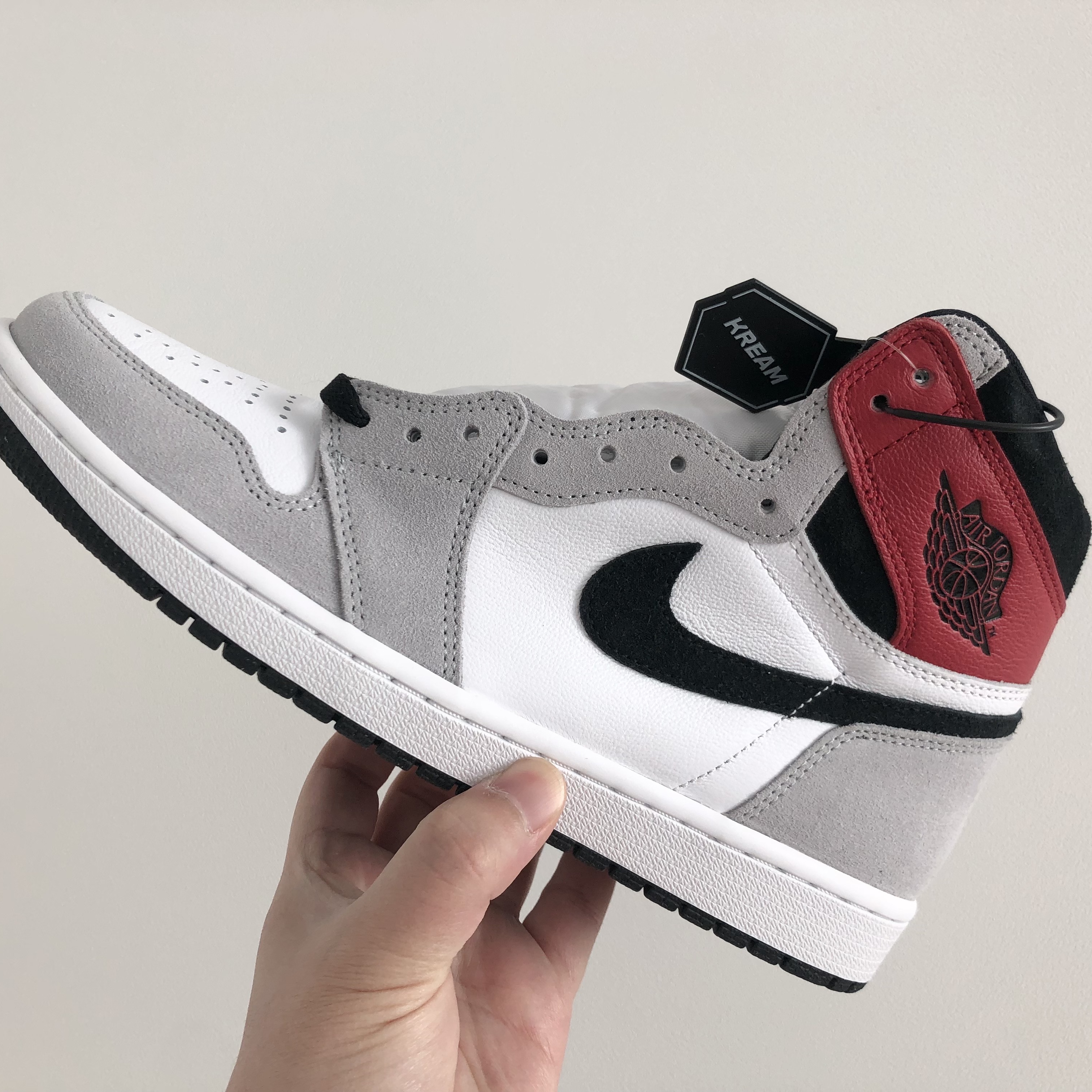Jordan 1 Retro High OG Light Smoke Grey 착용 스타일
