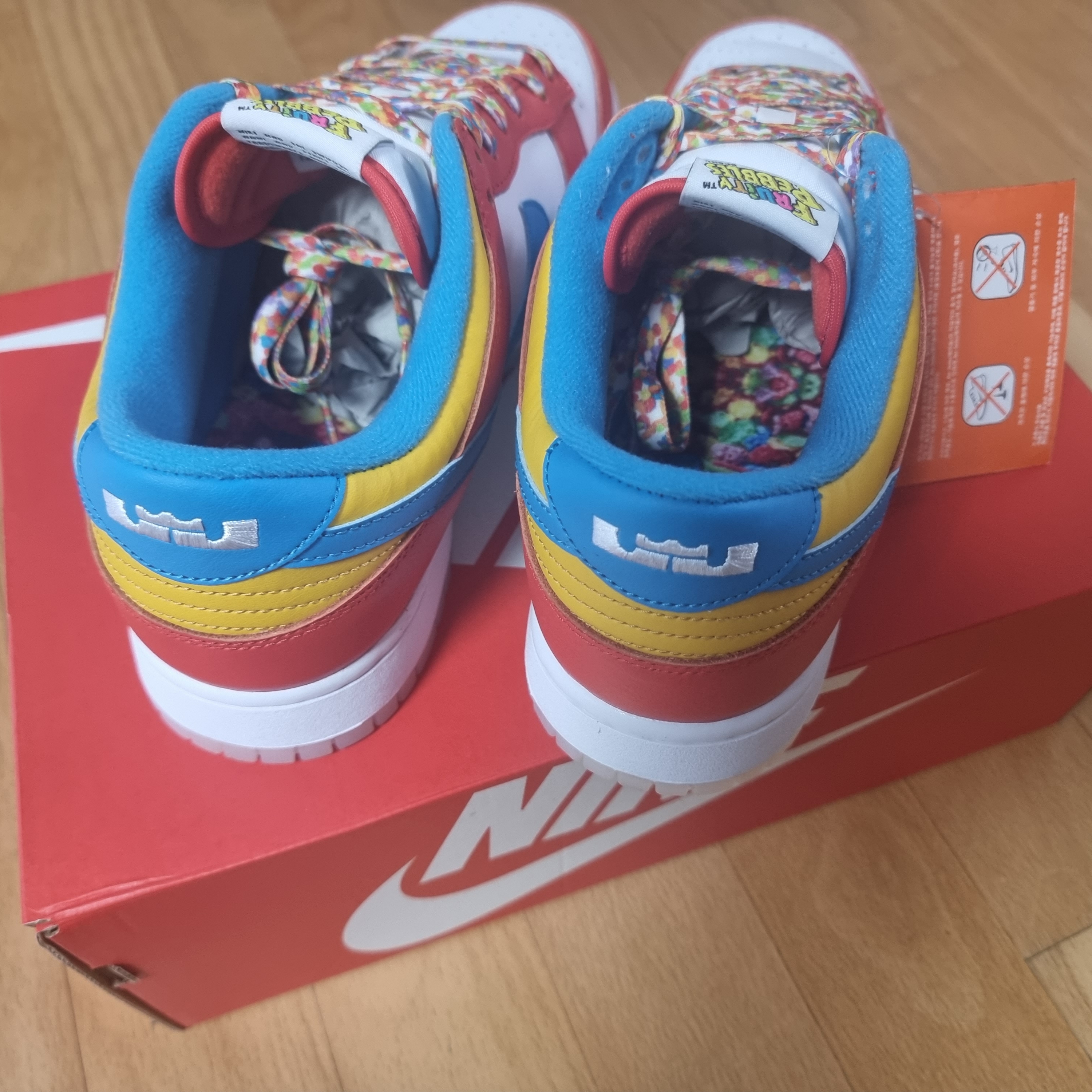 Nike x LeBron James x Fruity Pebbles Dunk Low QS Habanero Red 착용 스타일 - 2