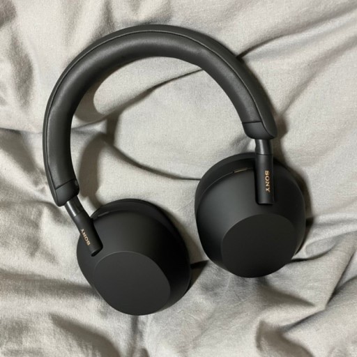 Sony WH-1000XM5 Black (Korean Ver.) 착용 스타일