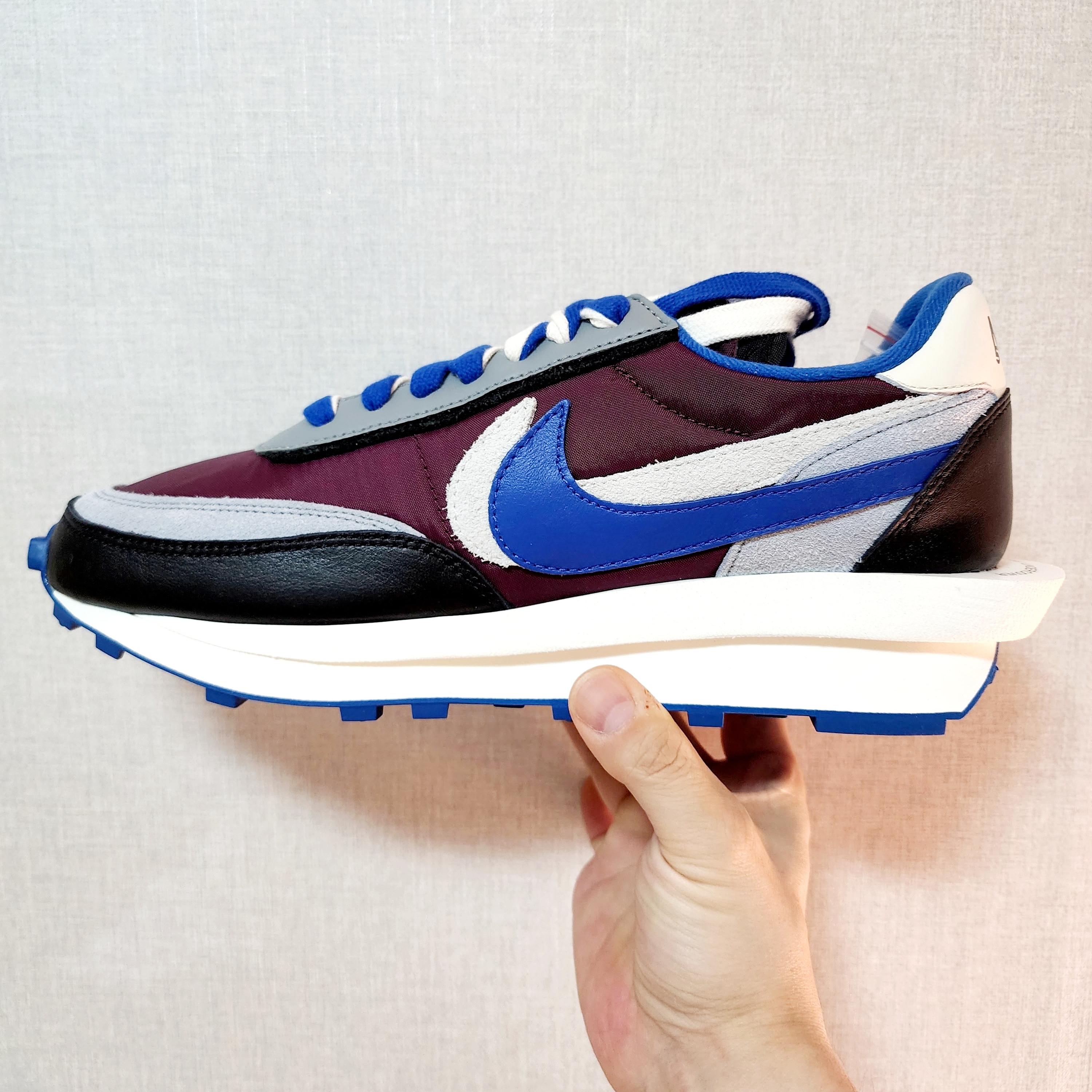 Nike x Sacai x Undercover LDWaffle Night Maroon Team Royal 착용 스타일 - 1