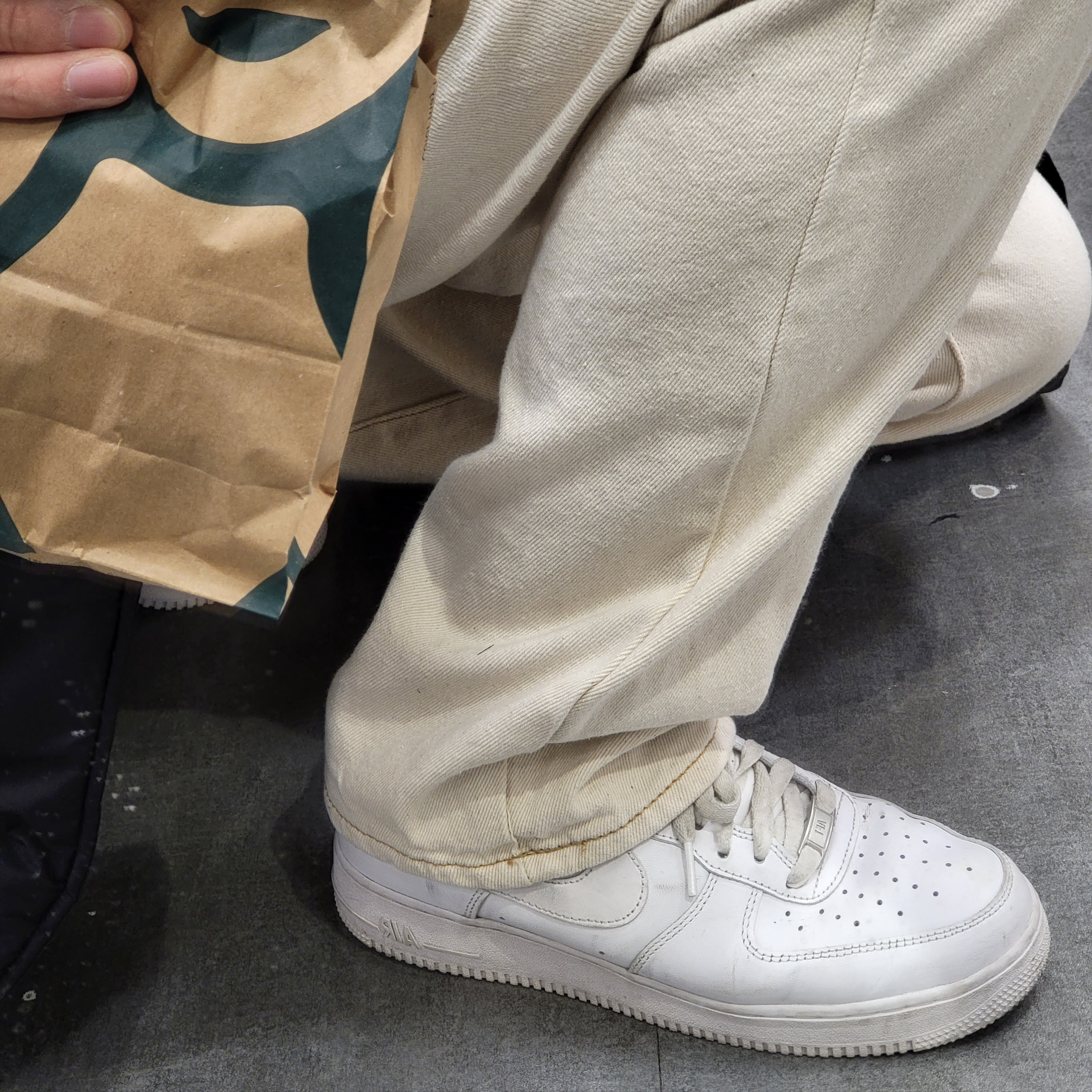 Nike Air Force 1 '07 Low White 착용 스타일