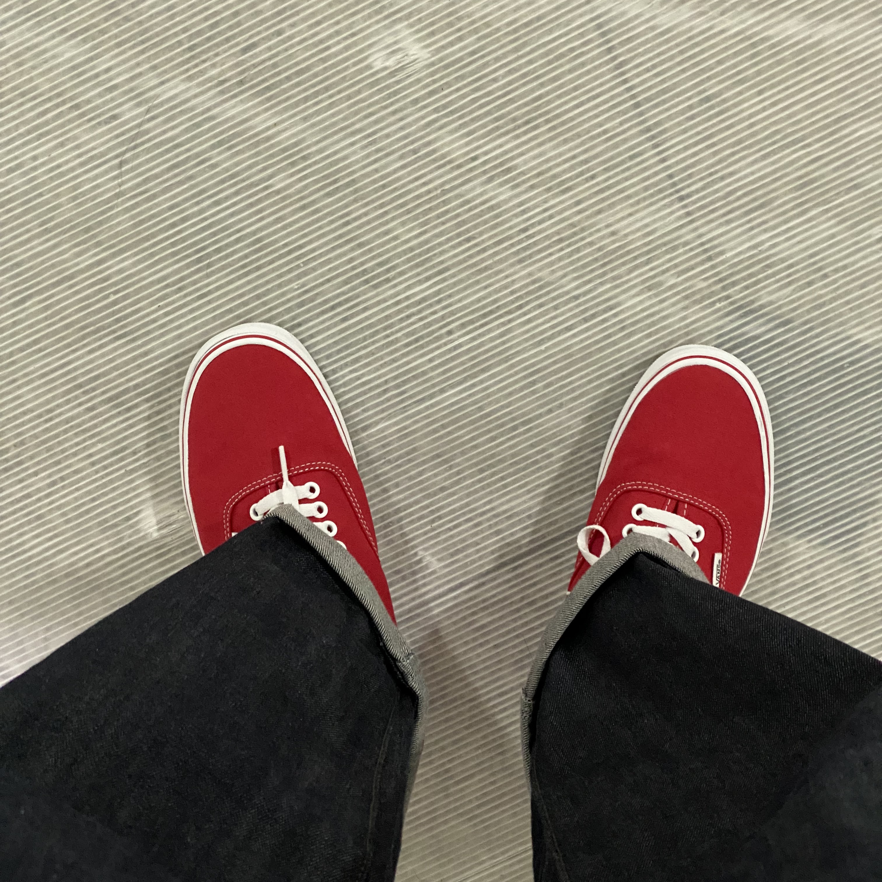 Vans Authentic Red 착용 스타일 - 1