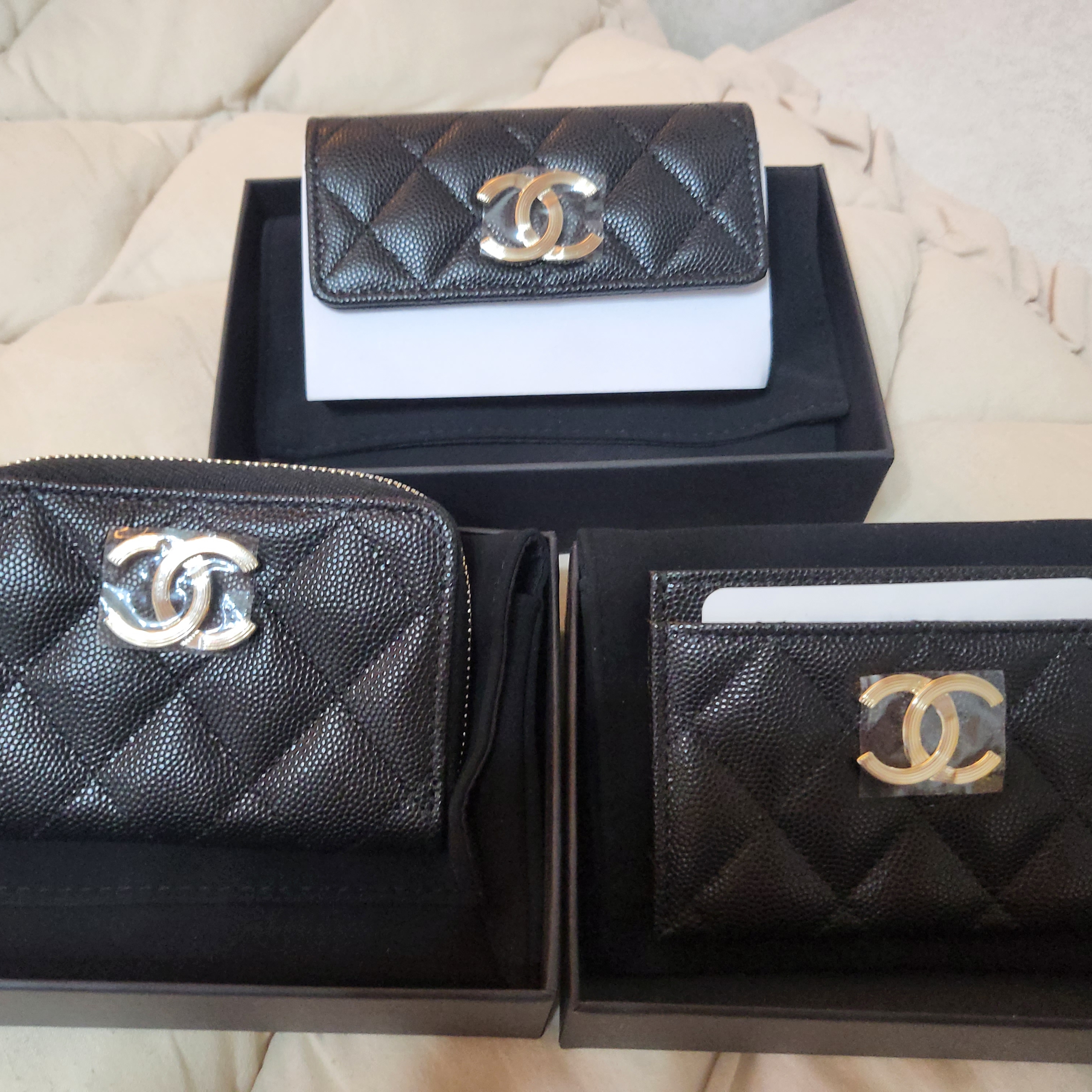 Chanel Flap Card Holder Grained Calfskin & Gold Black 착용 스타일