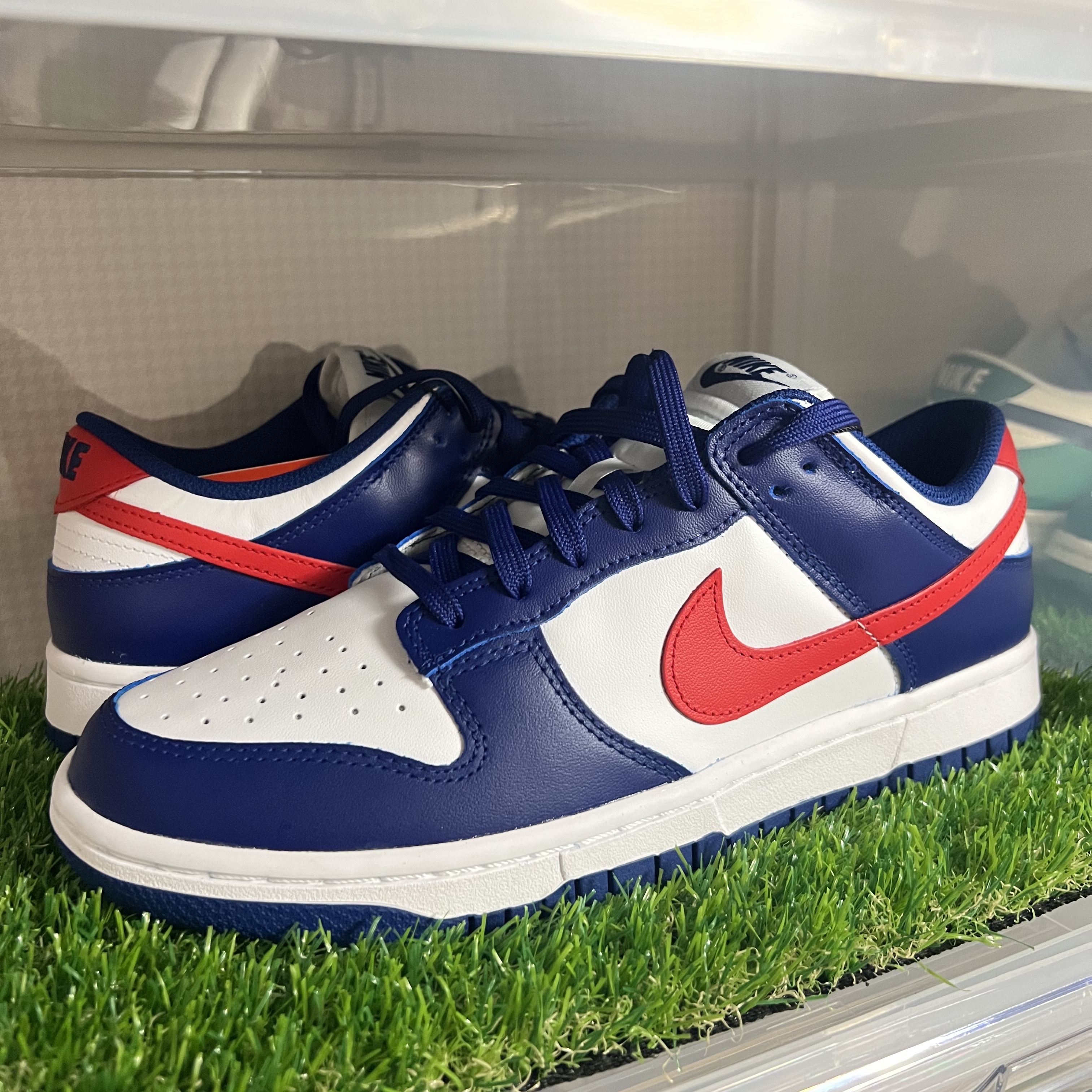 (W) Nike Dunk Low White and University Red 착용 스타일