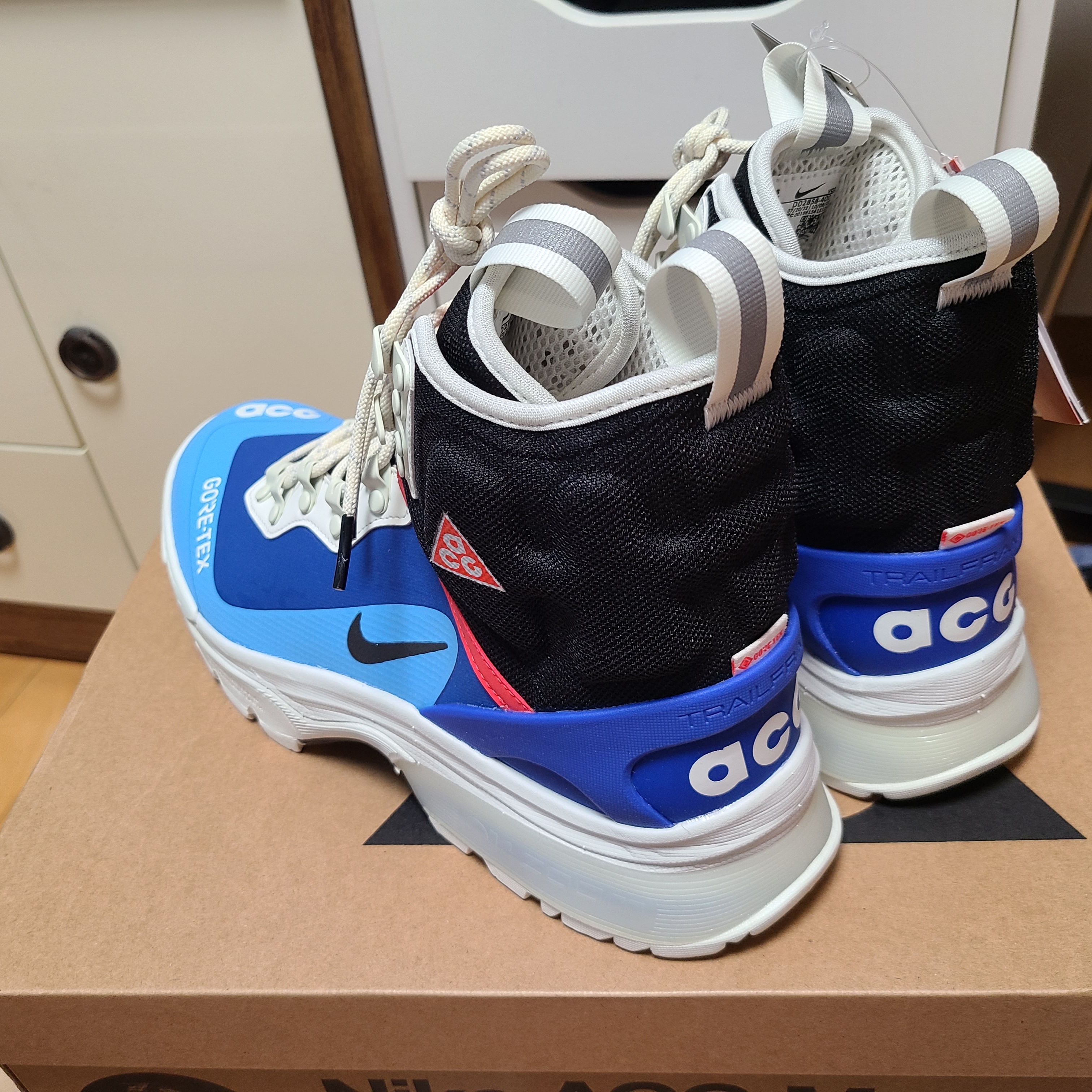 Nike ACG Air Zoom Gaiadome Gore-Tex Hyper Royal 착용 스타일 - 3