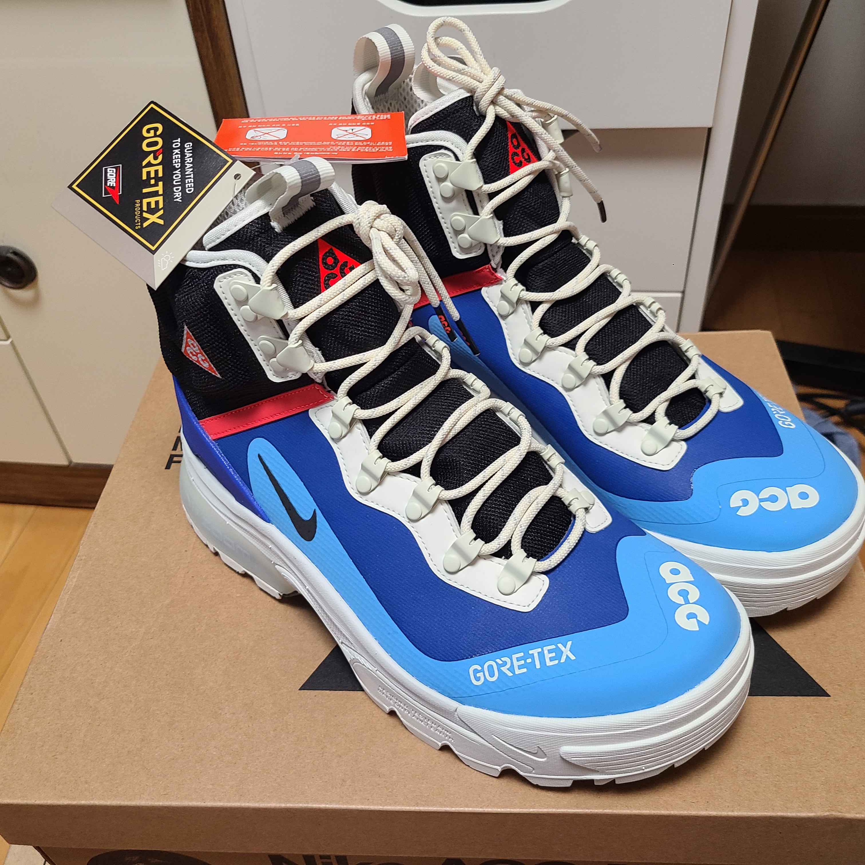 Nike ACG Air Zoom Gaiadome Gore-Tex Hyper Royal 착용 스타일 - 2