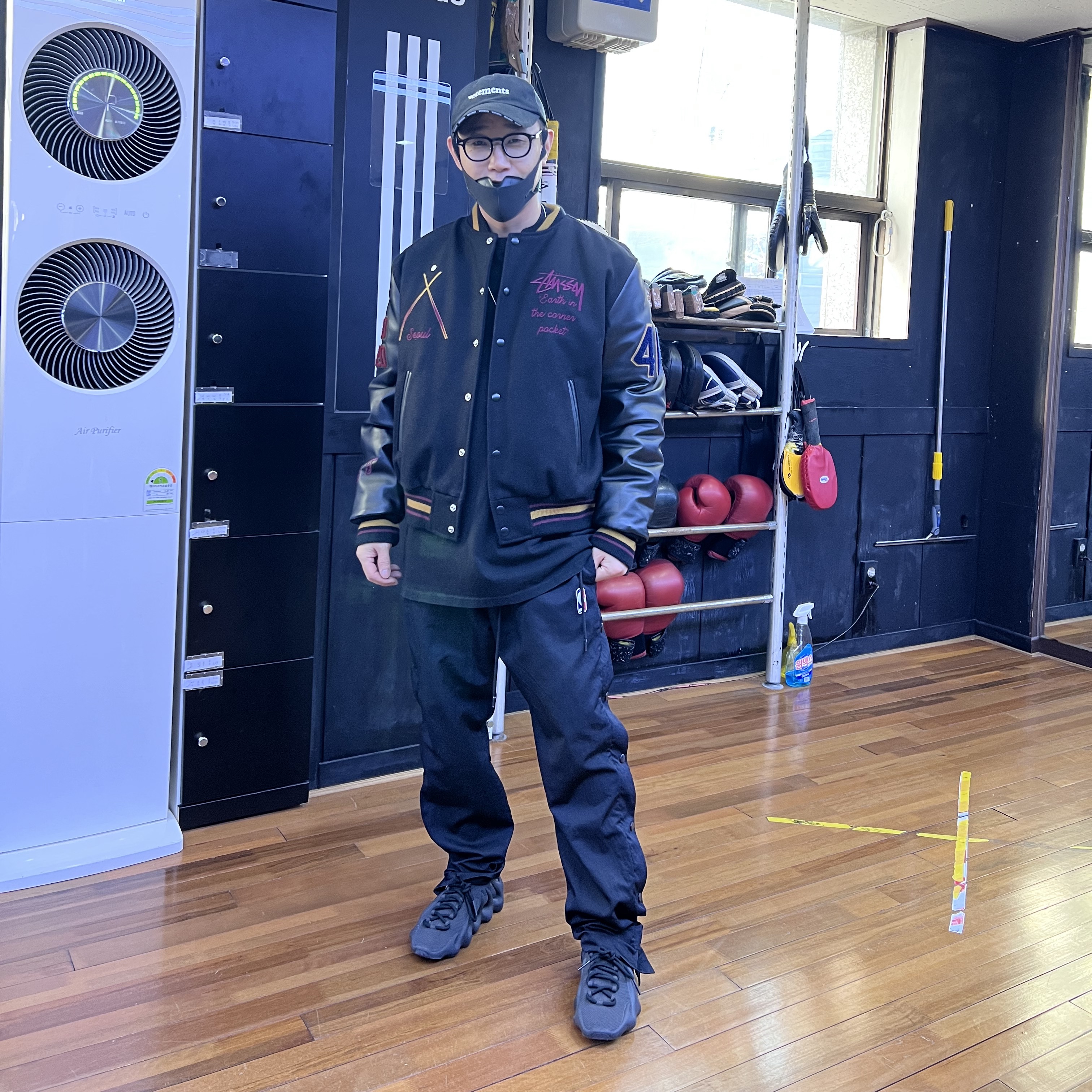 Stussy 40th Anniversary IST Jacket (Ny.LT.La), Nike x Fear of God Warm Up Pants Off Noir 착용 스타일 - 1