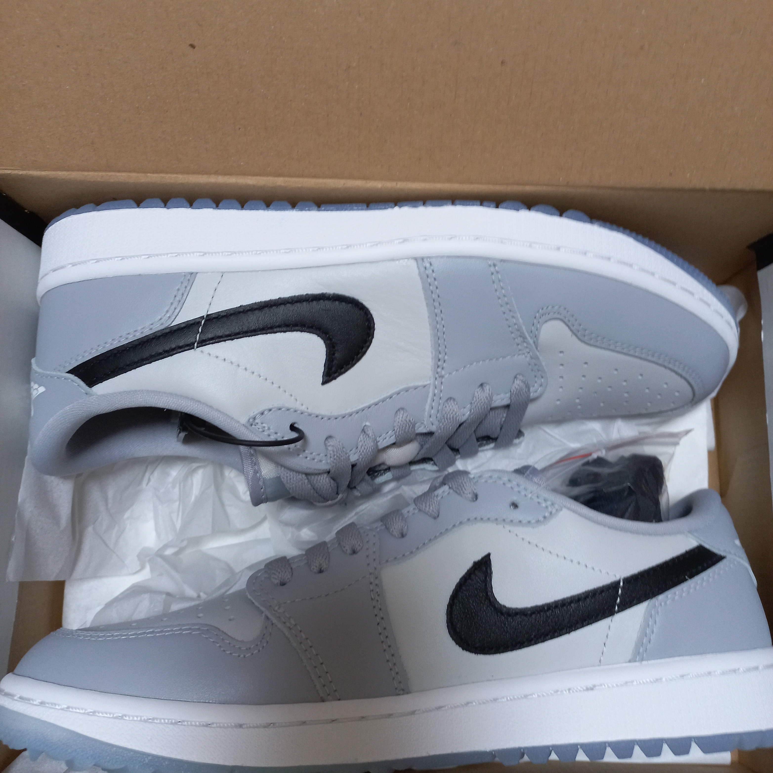 Jordan 1 Low Golf Wolf Grey 착용 스타일