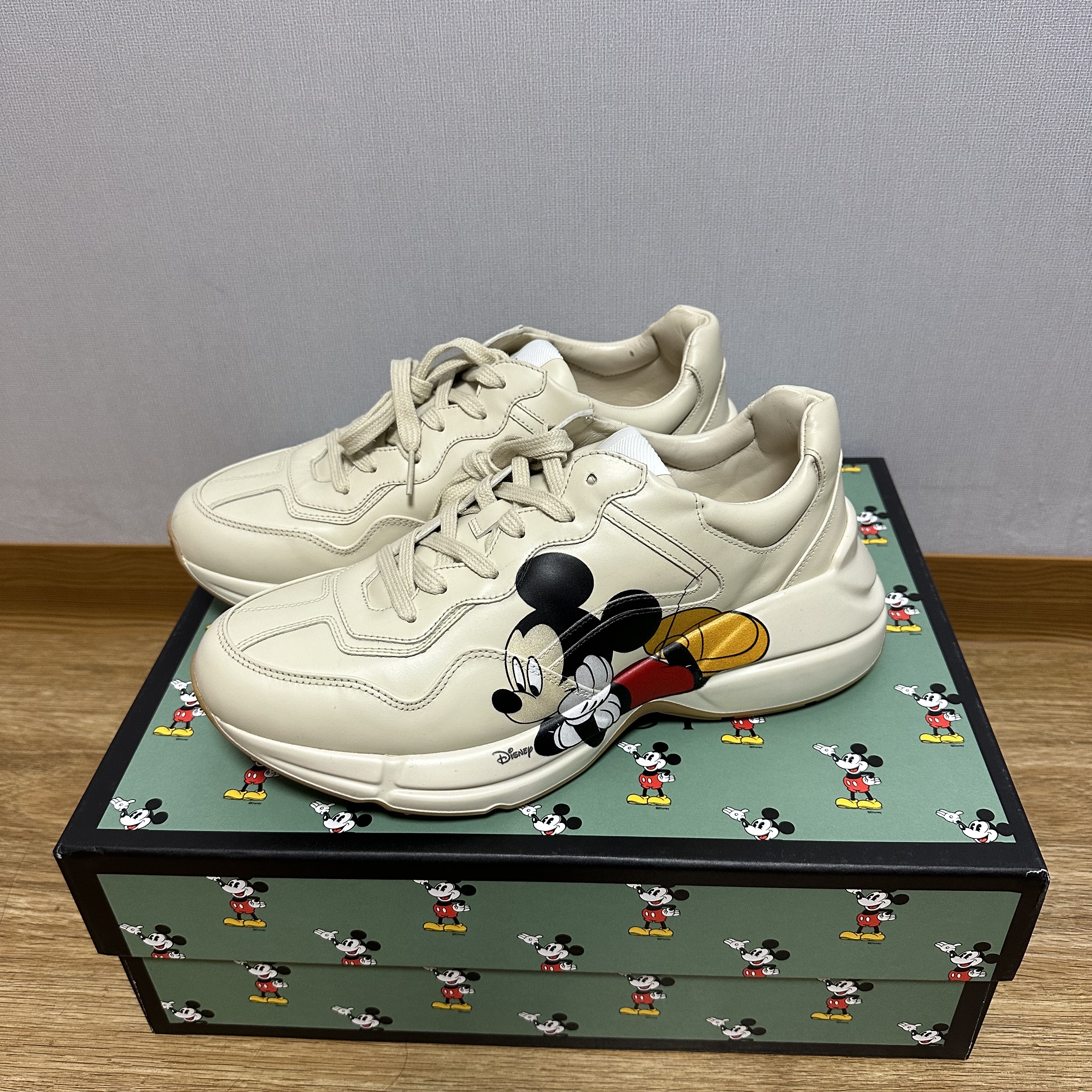 Gucci x Disney Rhyton Mickey Mouse 착용 스타일