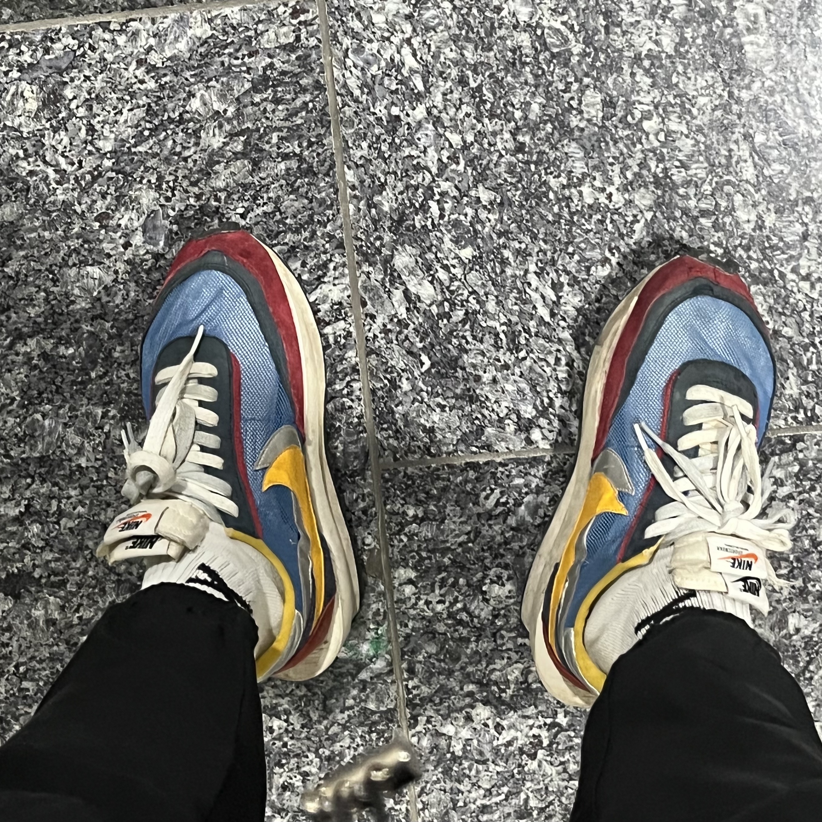 Nike x Sacai LDWaffle Blue Multi 착용 스타일