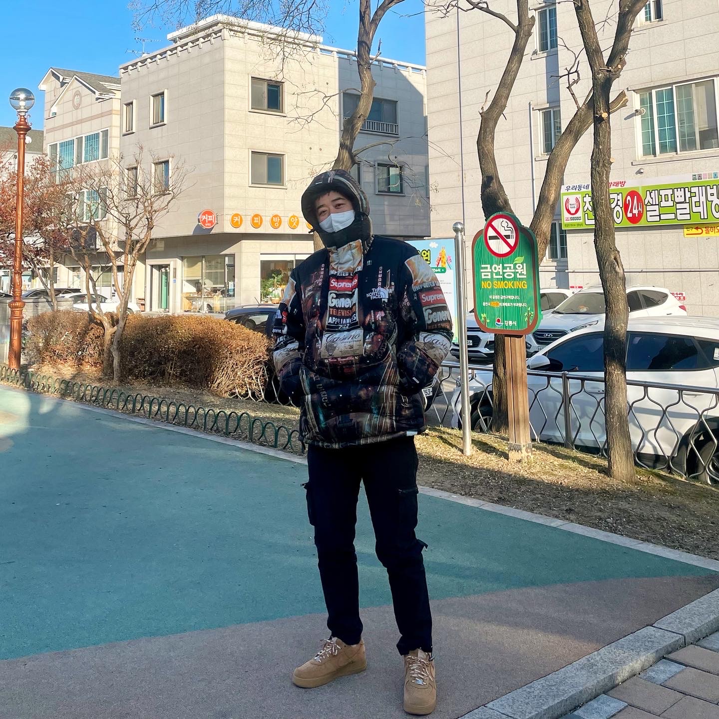 Supreme x The North Face 800-Fill Half Zip Hooded Pullover Times Square - 22FW, Nike x Supreme Air Force 1 Low Flax 착용 스타일