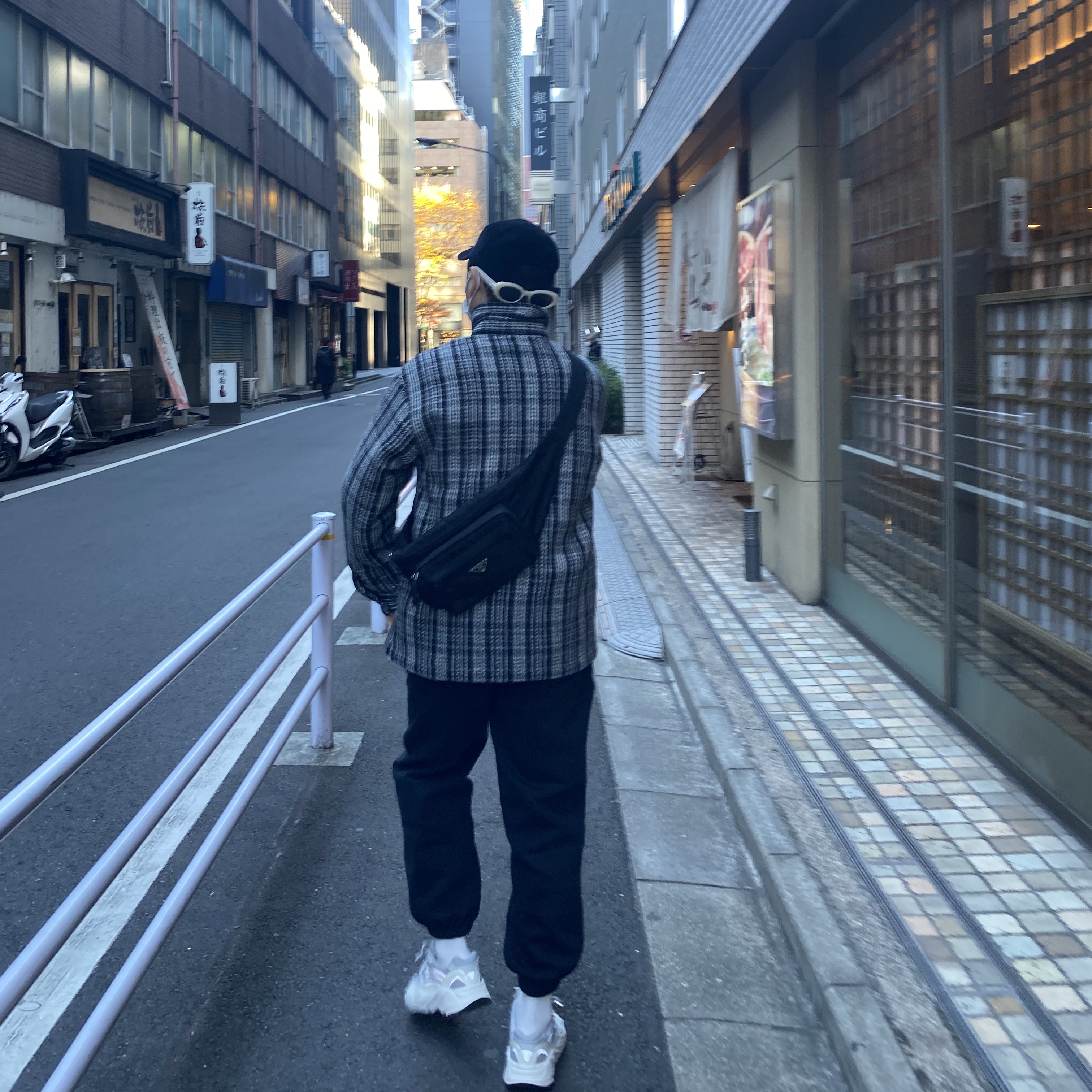 Adidas Yeezy Boost 700 V2 Static 2022 착용 스타일