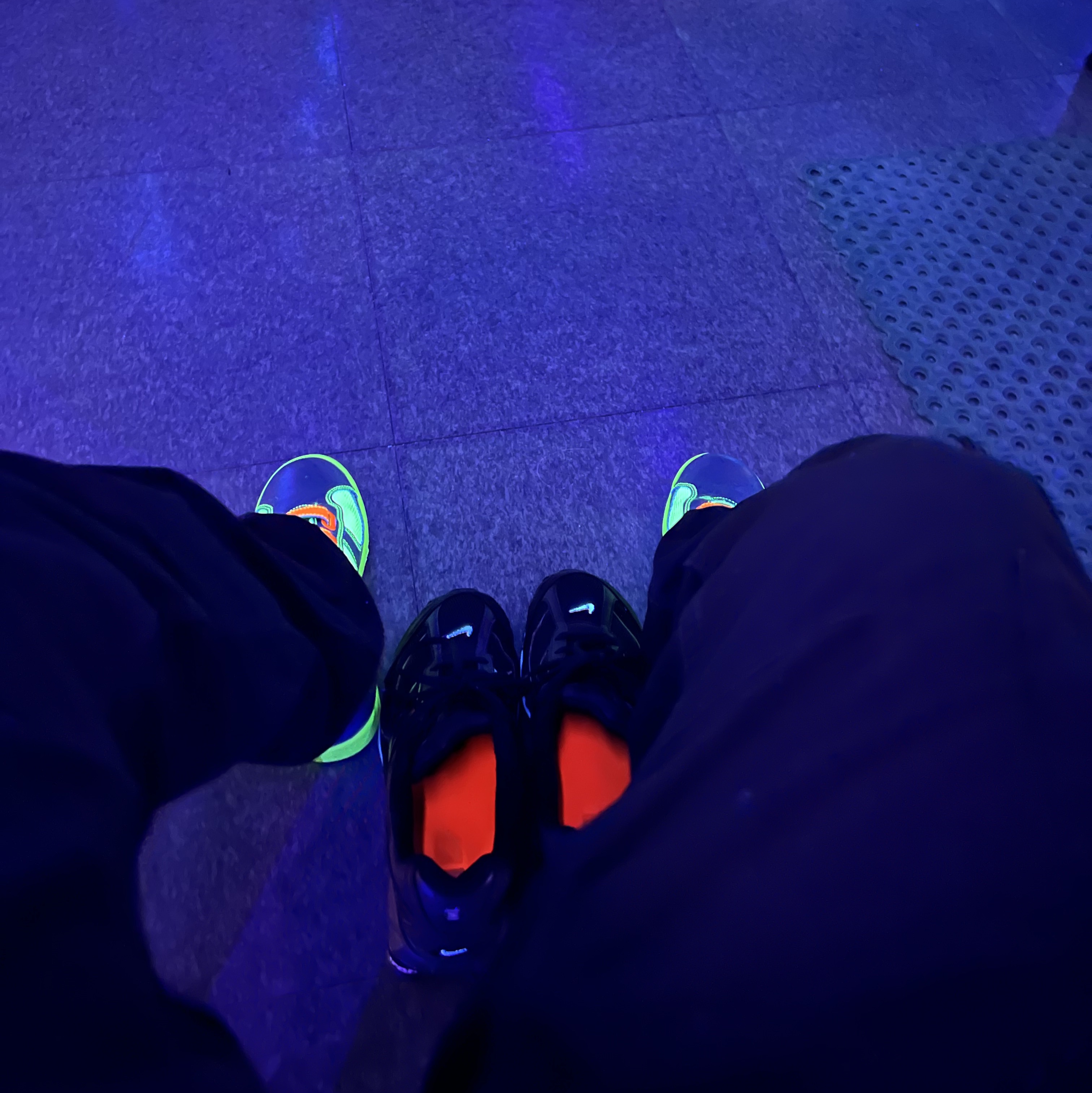 Supreme x The North Face Summit Series Outer Tape Seam Jacket Black - 21SS, Nike x Supreme Shox Ride 2 SP Black 착용 스타일 - 2