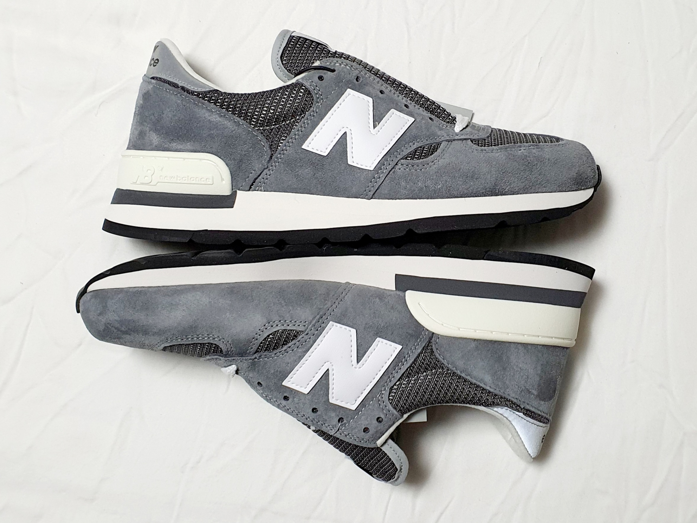 New Balance 990v1 Made in USA Grey White 착용 스타일 - 5