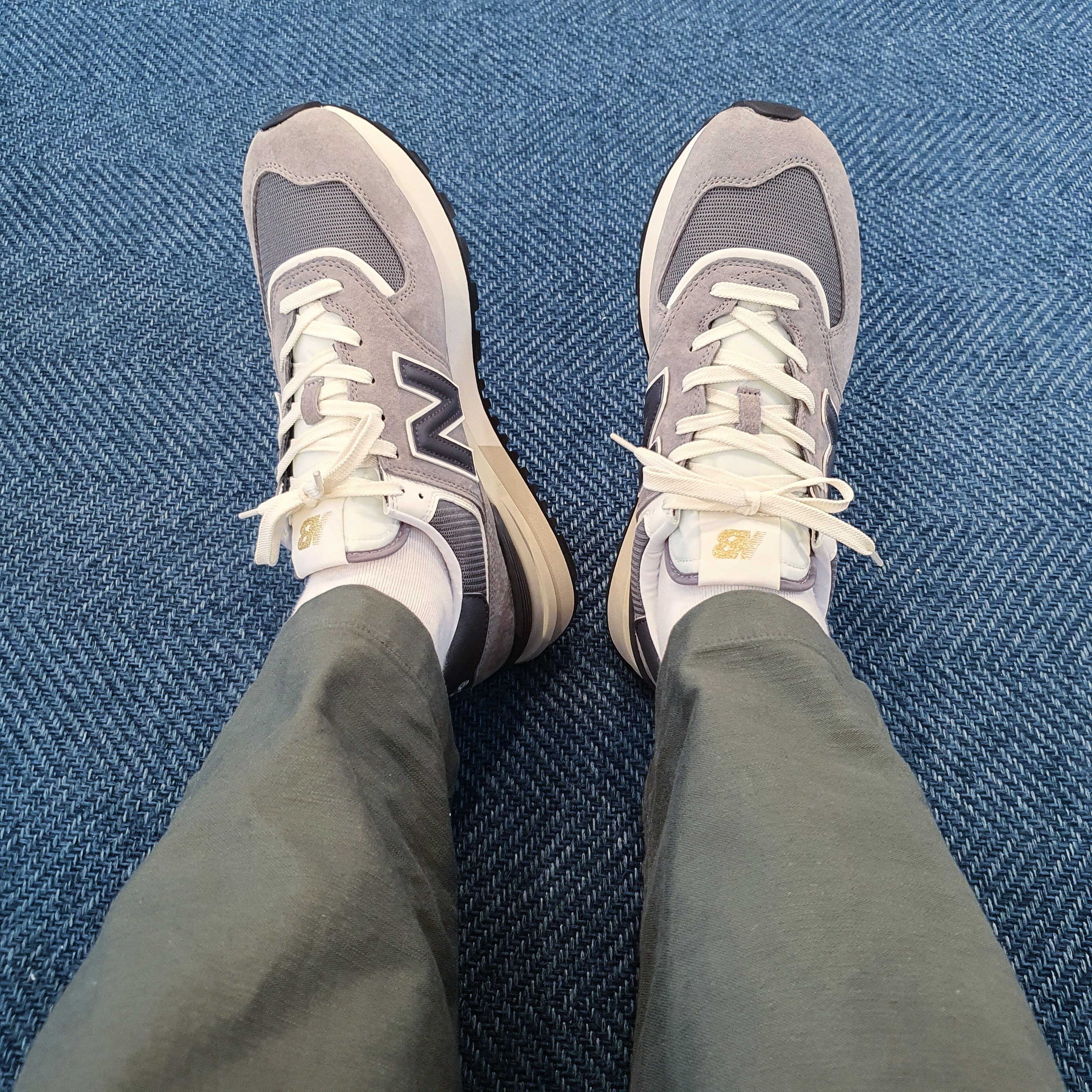 New Balance 574 Legacy Grey 착용 스타일