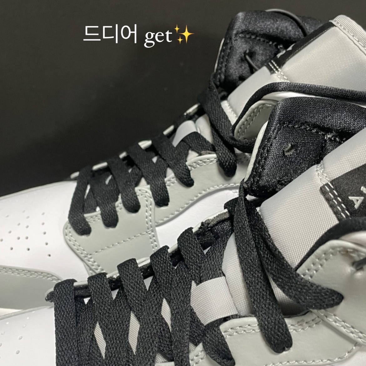 Jordan 1 Mid Light Smoke Grey 착용 스타일 - 2