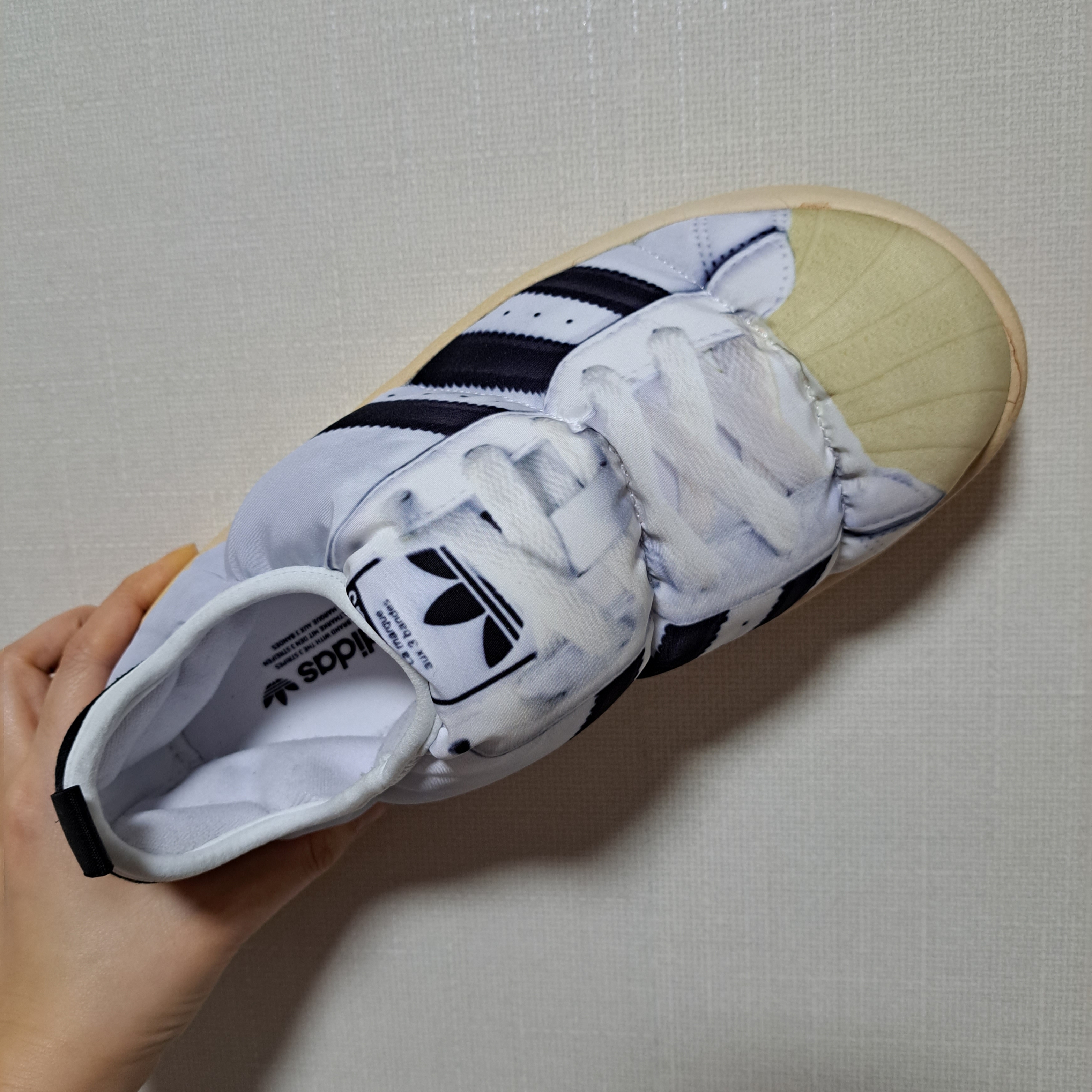 Adidas Puffylette Superstar Cloud White 착용 스타일