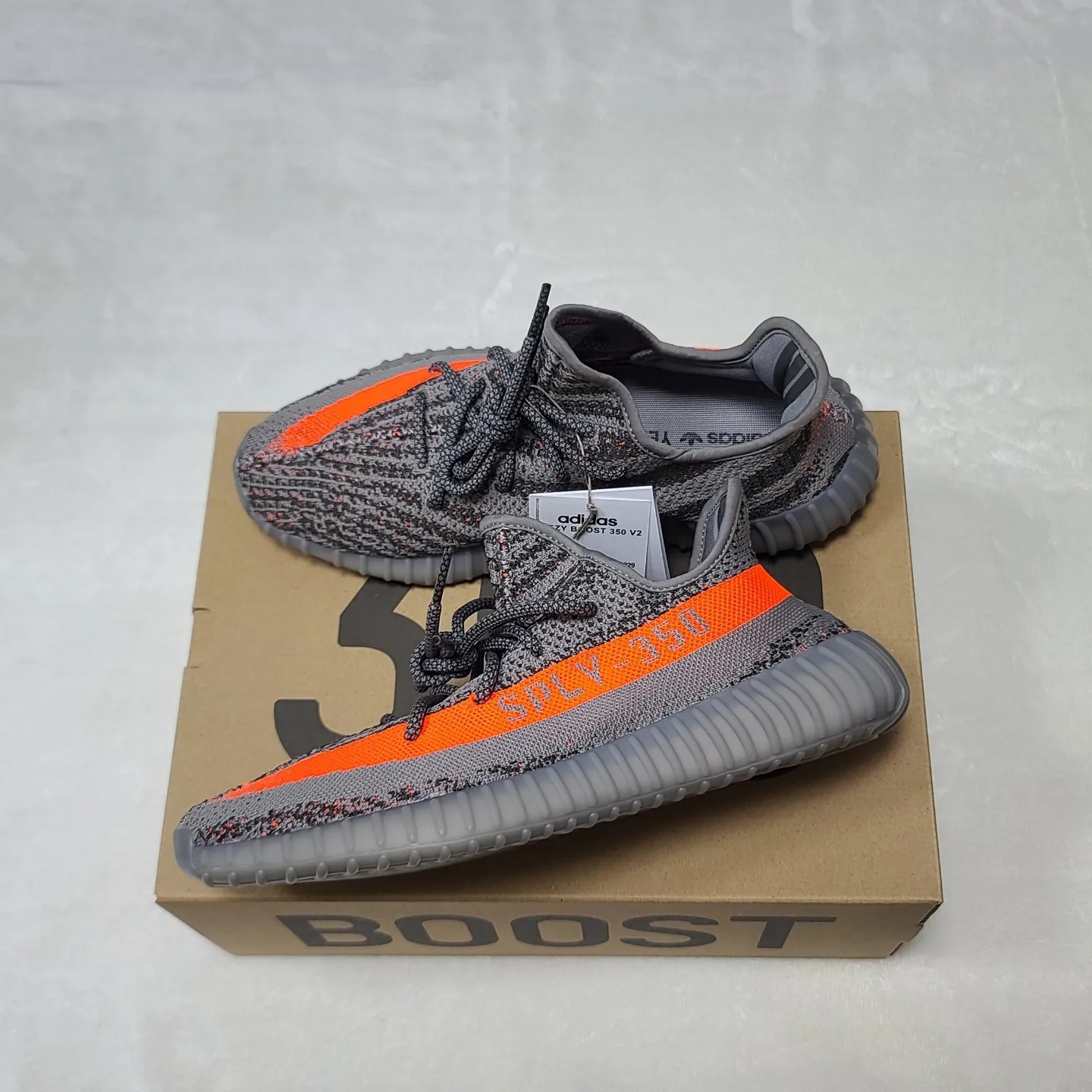 Adidas Yeezy Boost 350 V2 Beluga - Reflective 착용 스타일 - 1