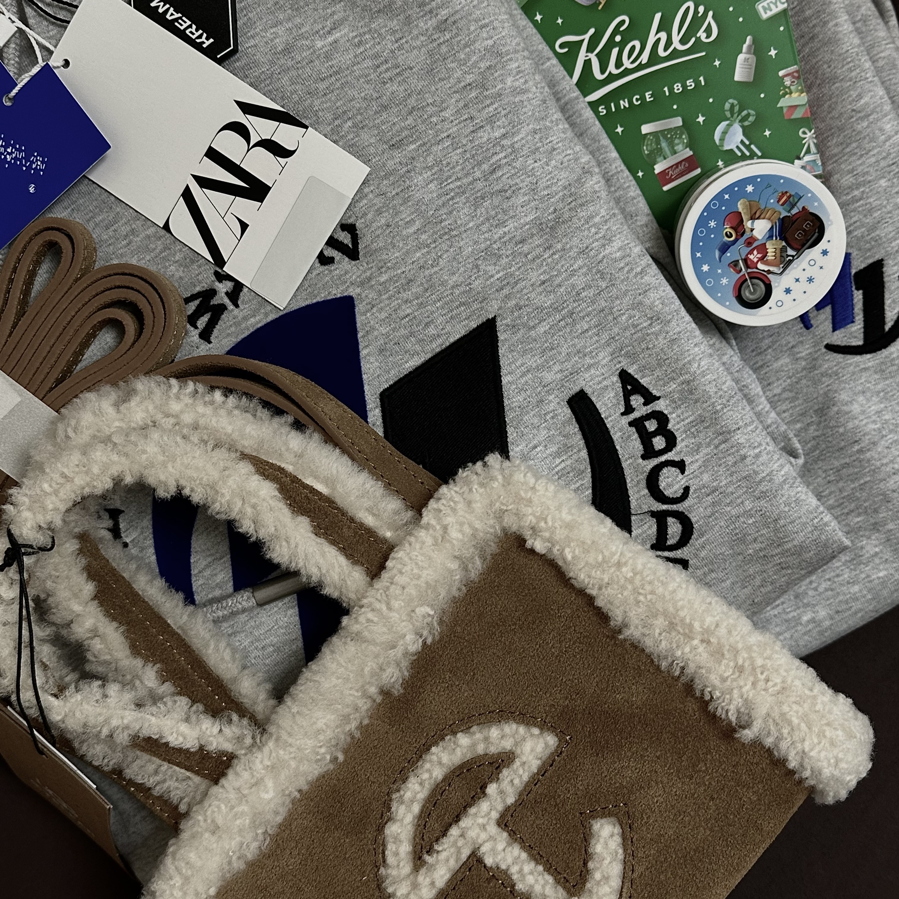 Zara x Ader Error Jogger Pants Grey, Zara x Ader Error Embroidery Hooded Sweatshirt Grey 착용 스타일