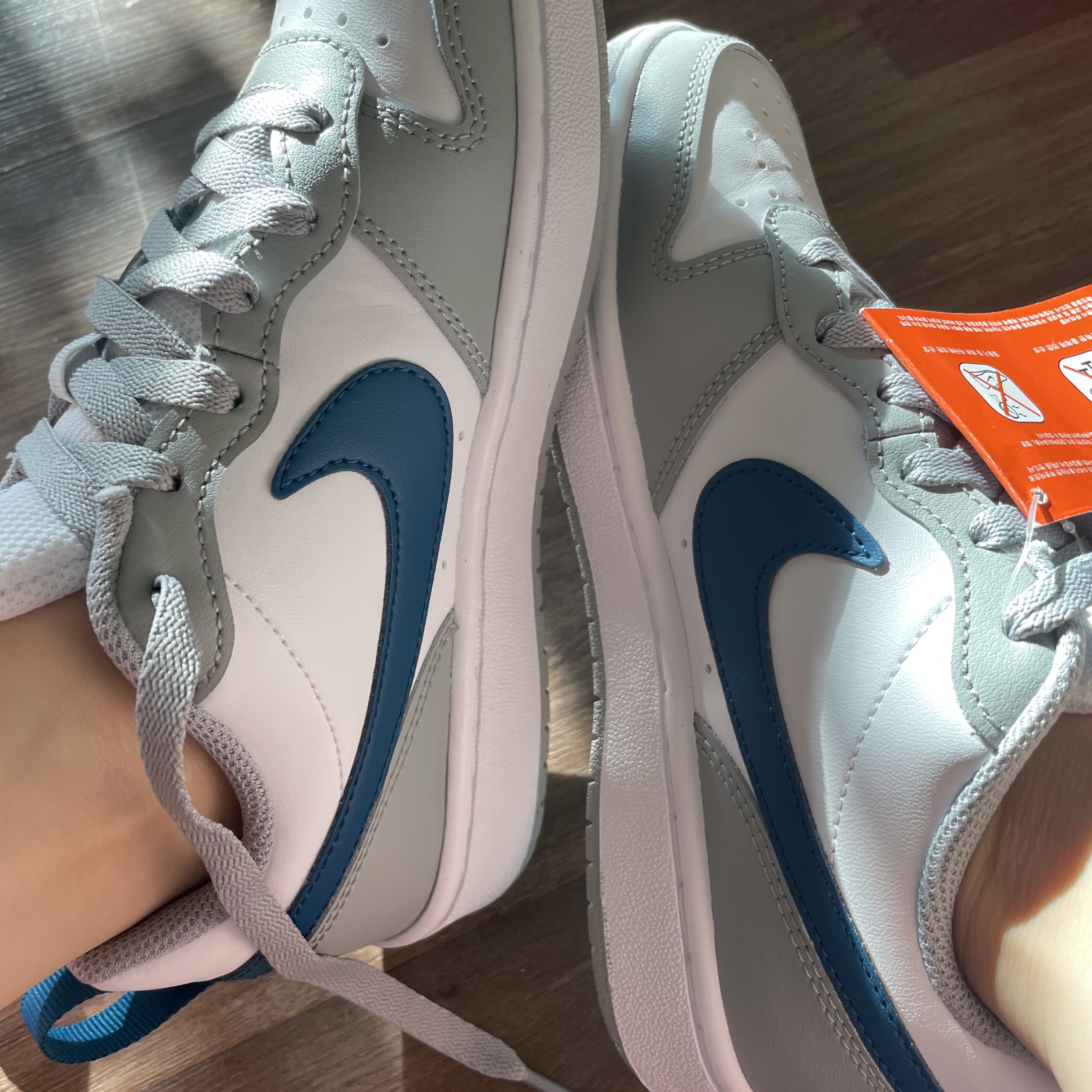 (GS) Nike Court Borough Low 2 Light Smoke Grey 착용 스타일 - 1