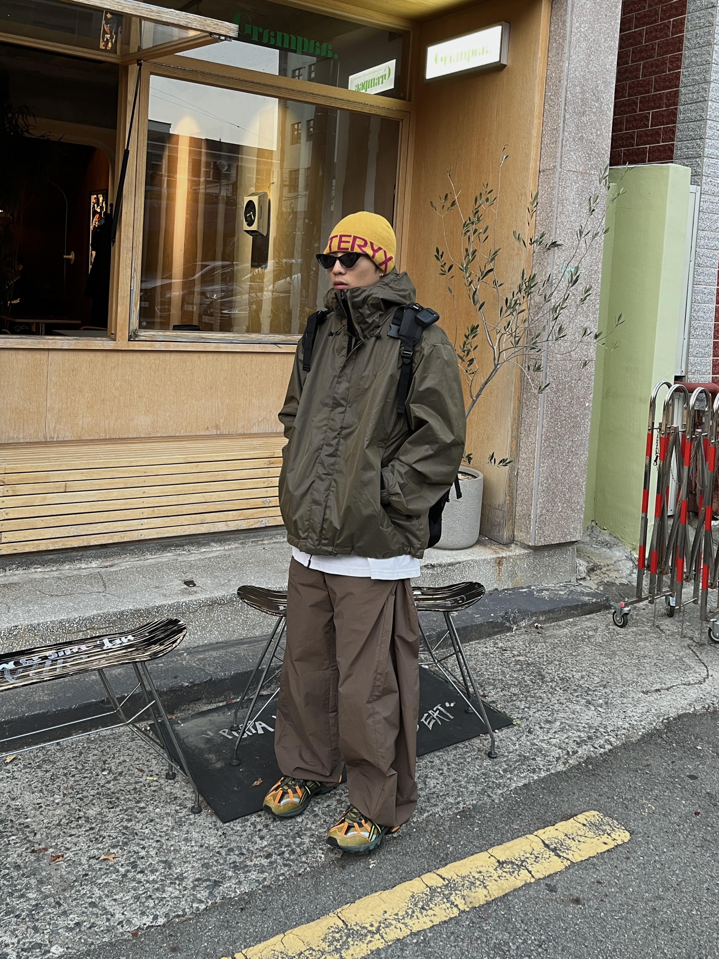 Sansan Gear Side Snap Pants Brown - 22FW, Asics x Andersson Bell Gel-Sonoma 15-50 Olive Oil Dark Brown 착용 스타일 - 1