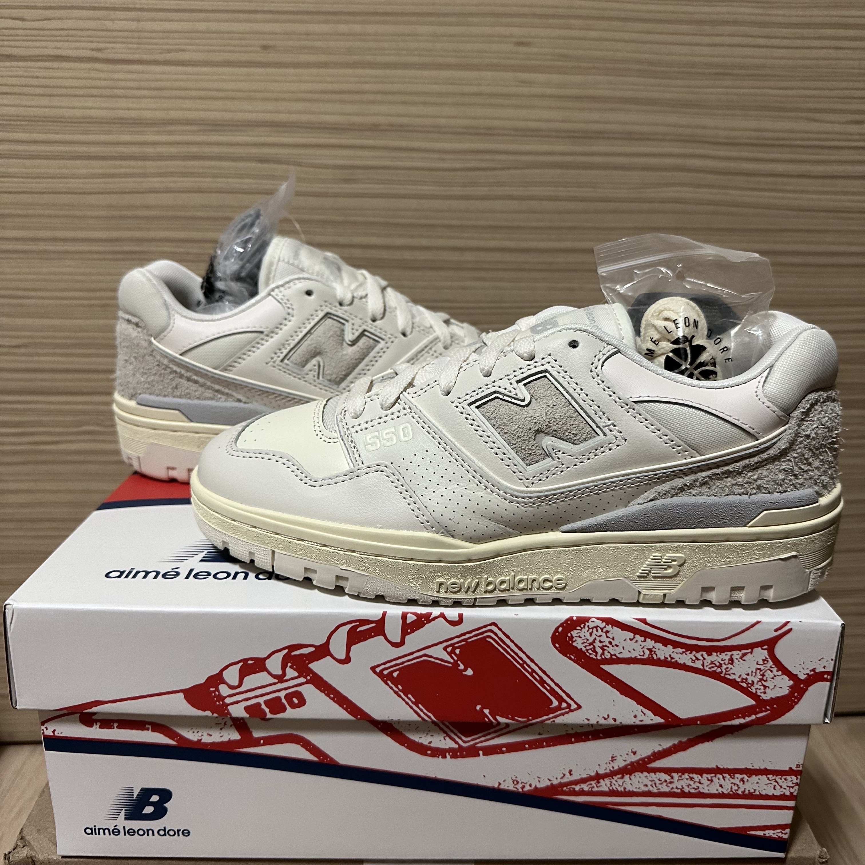 New Balance x Aime Leon Dore 550 White Leather 착용 스타일 - 1