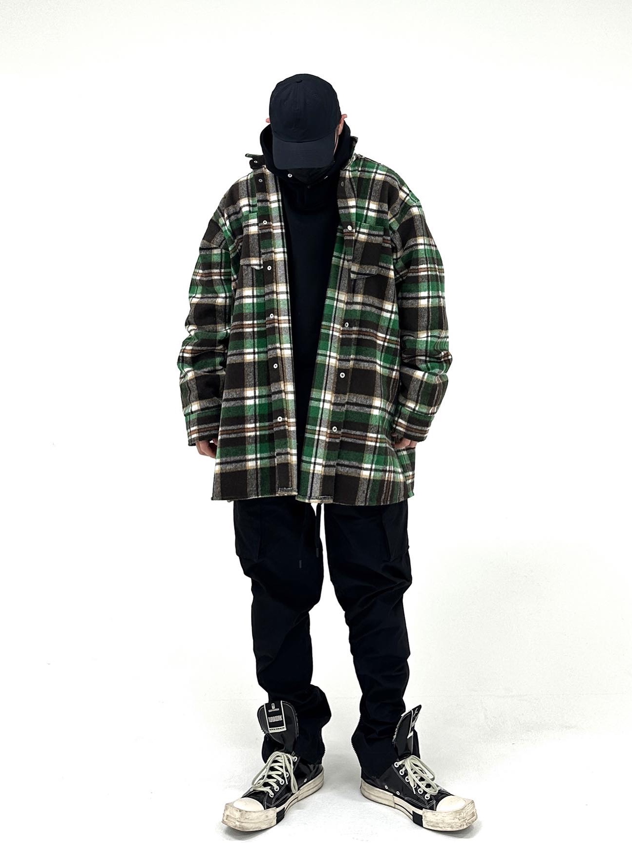 Converse x Drkshdw Turbodrk Chuck 70 Hi Black Lacquered Denim 착용 스타일 - 3