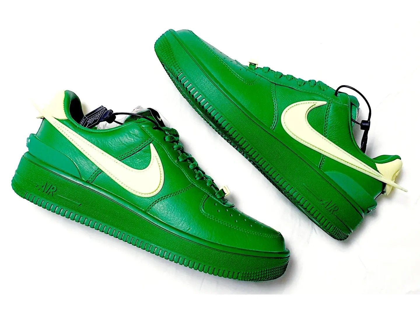 Nike x Ambush Air Force 1 Low SP Pine Green and Citron 착용 스타일 - 5