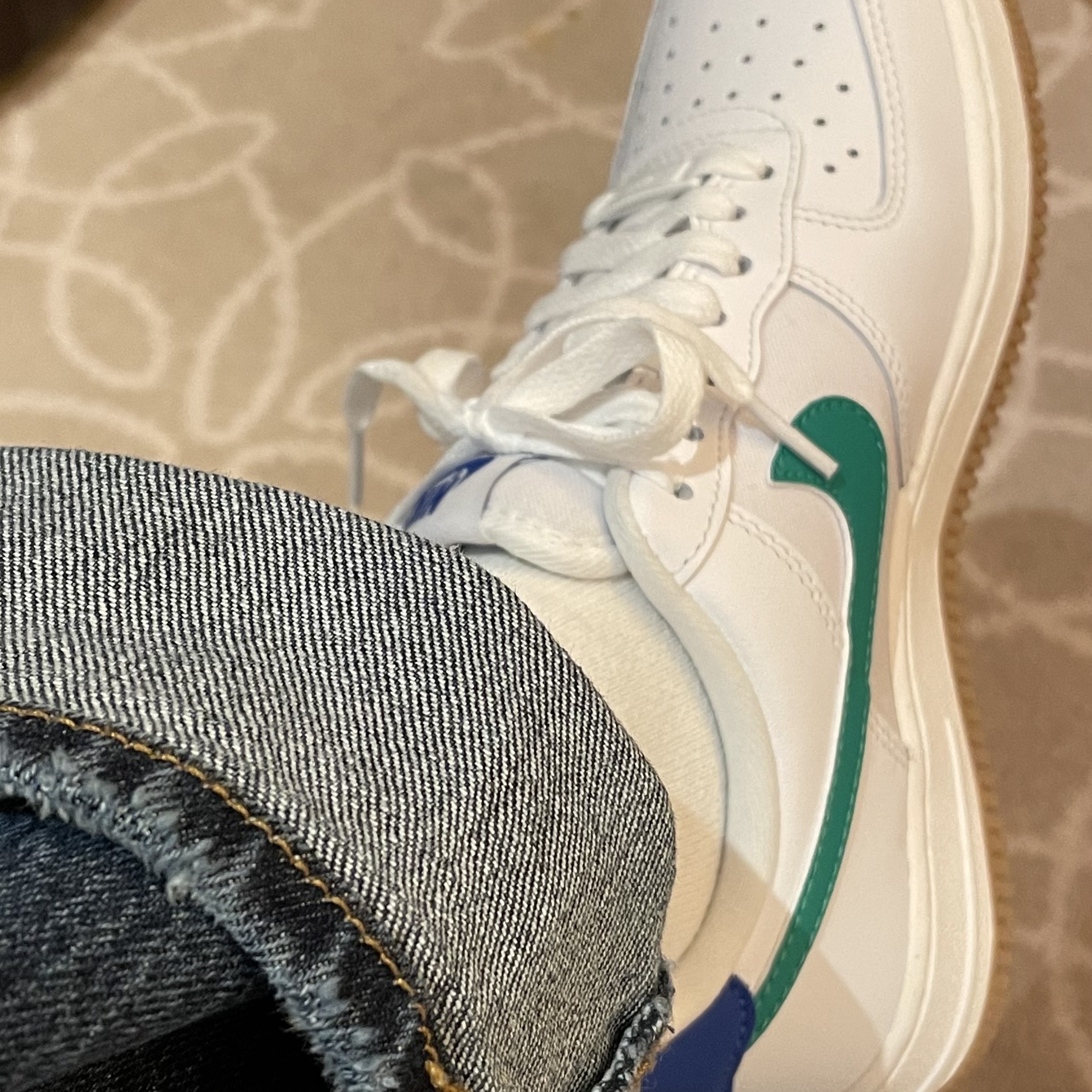 (W) Nike Air Force 1 '07 White Stadium Green 착용 스타일