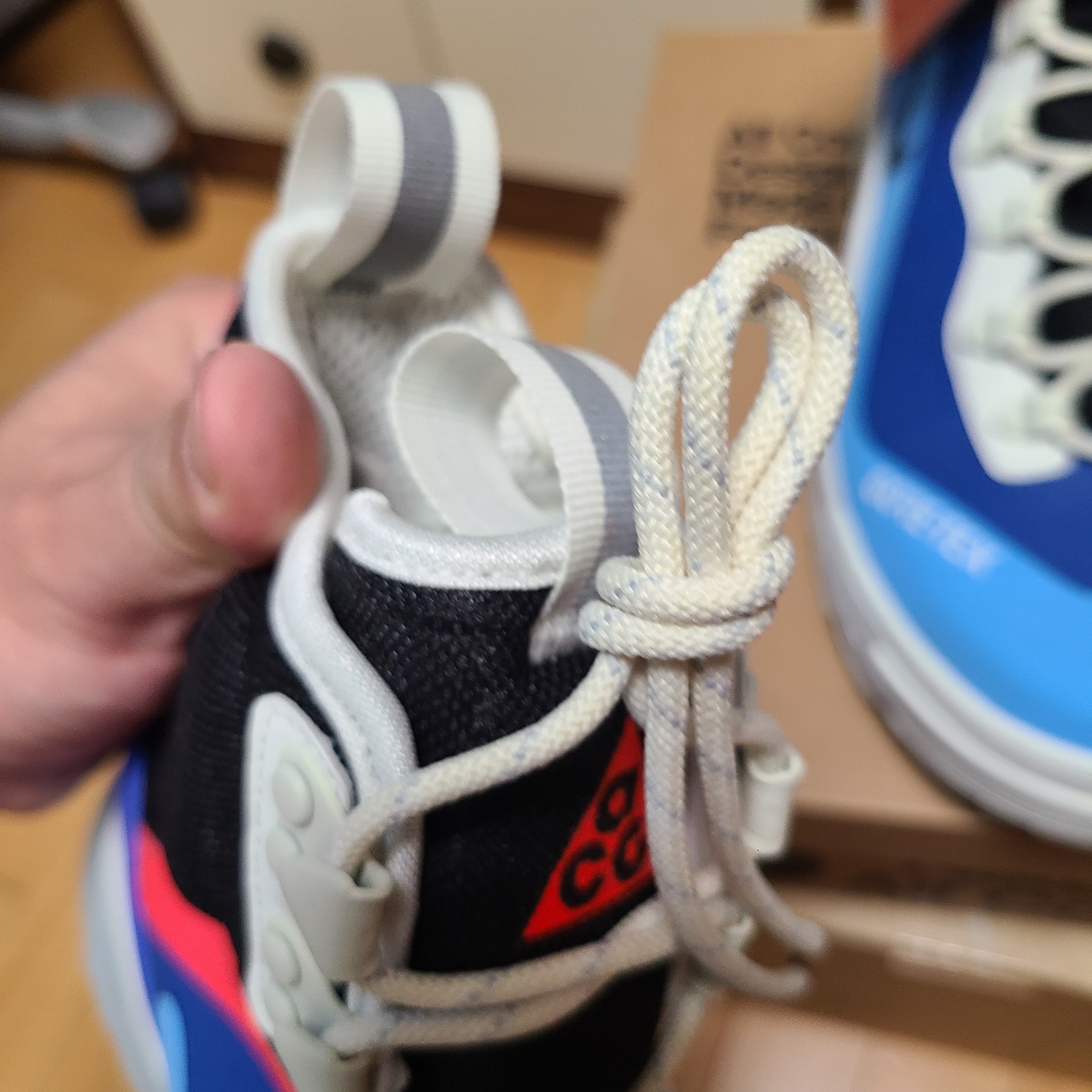 Nike ACG Air Zoom Gaiadome Gore-Tex Hyper Royal 착용 스타일 - 5