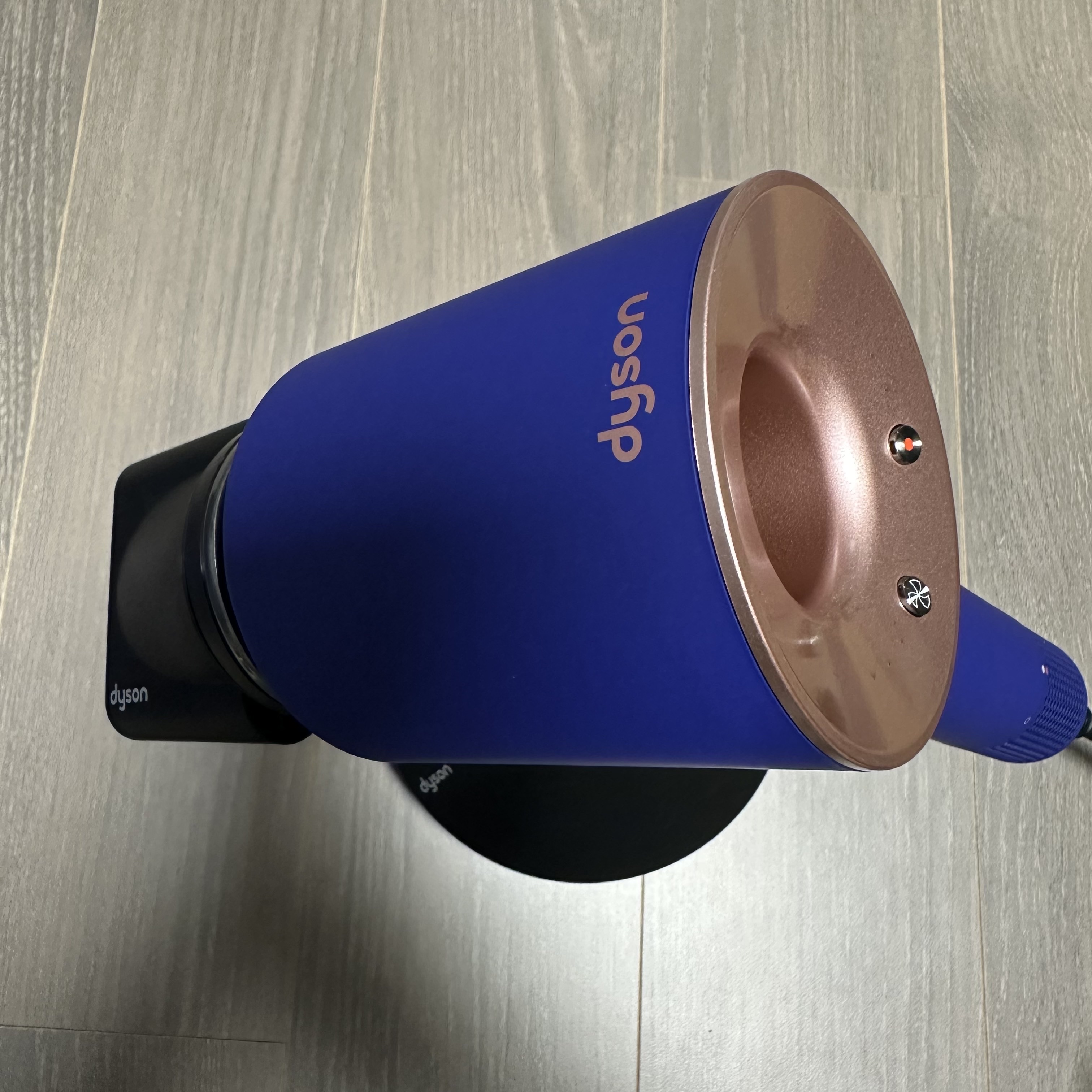 Dyson Supersonic Hair Dryer Vinca Blue Rose (Korean Ver.) 착용 스타일 - 4
