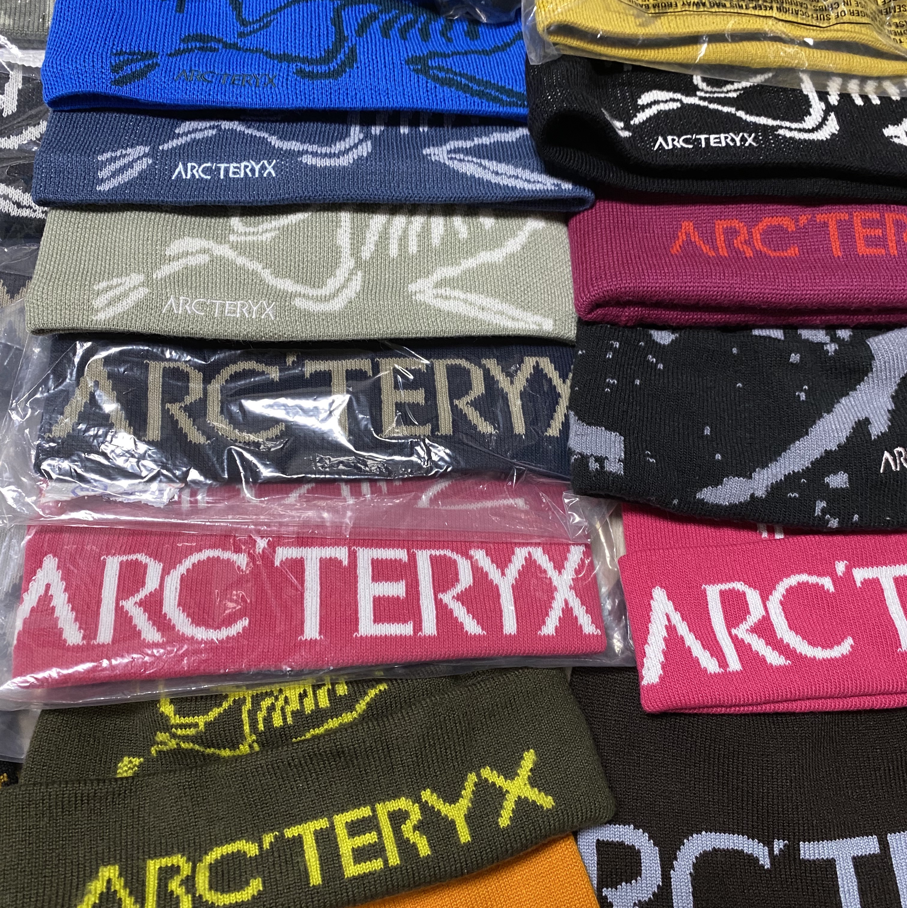Arc'teryx Bird Head Toque Orca, Arc'teryx Bird Word Toque Black Sapphire 착용 스타일 - 2