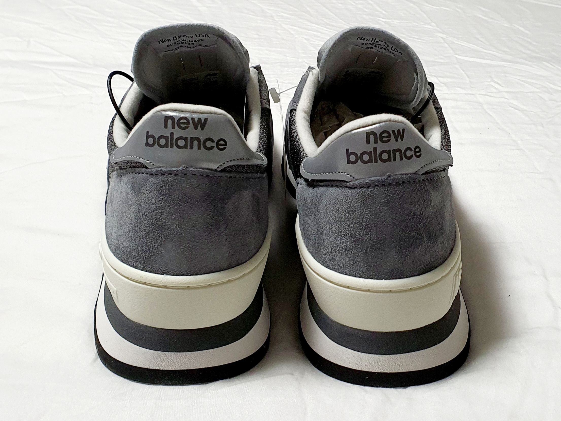New Balance 990v1 Made in USA Grey White 착용 스타일 - 2