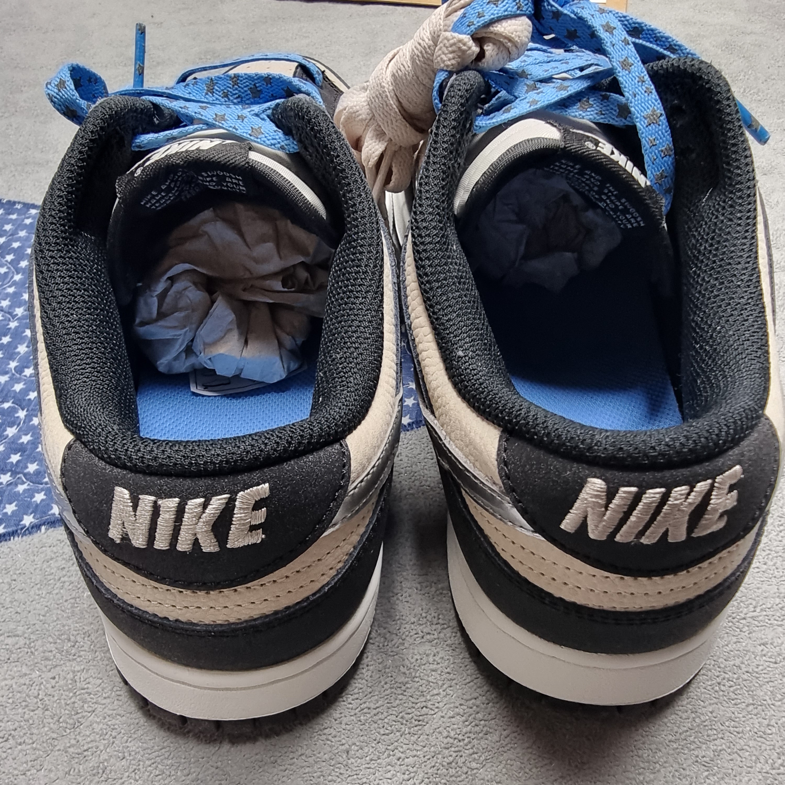 (W) Nike Dunk Low Light Bone Metallic Silver 착용 스타일 - 4