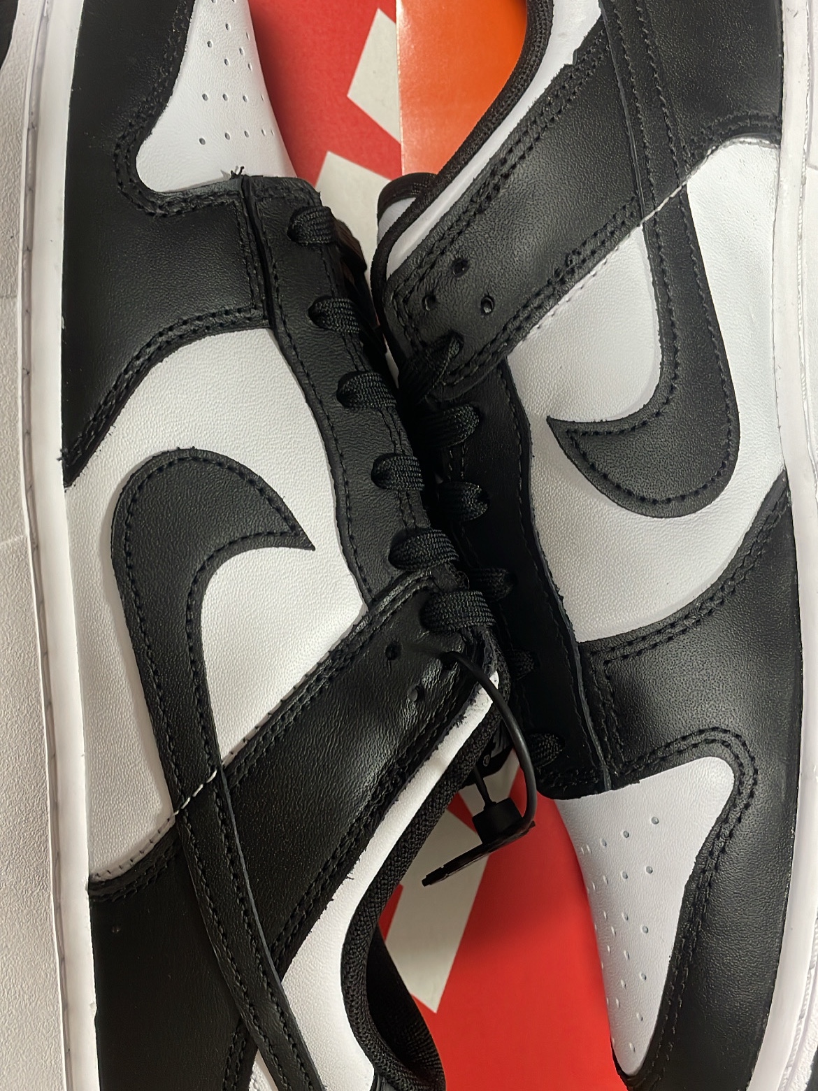 Nike Dunk Low Retro Black 착용 스타일 - 1