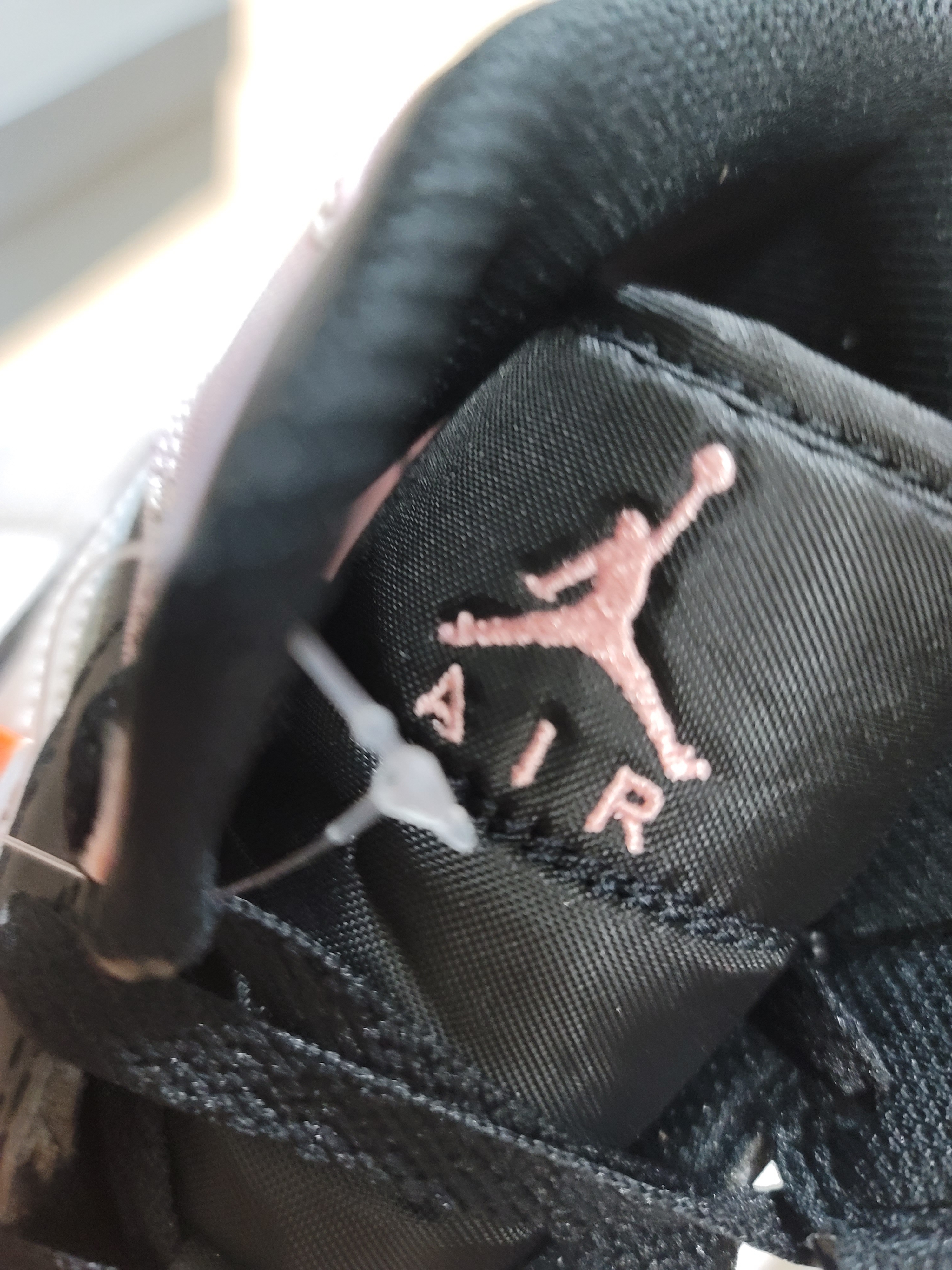 Jordan 1 Mid White Black Tie-Dye 착용 스타일 - 2